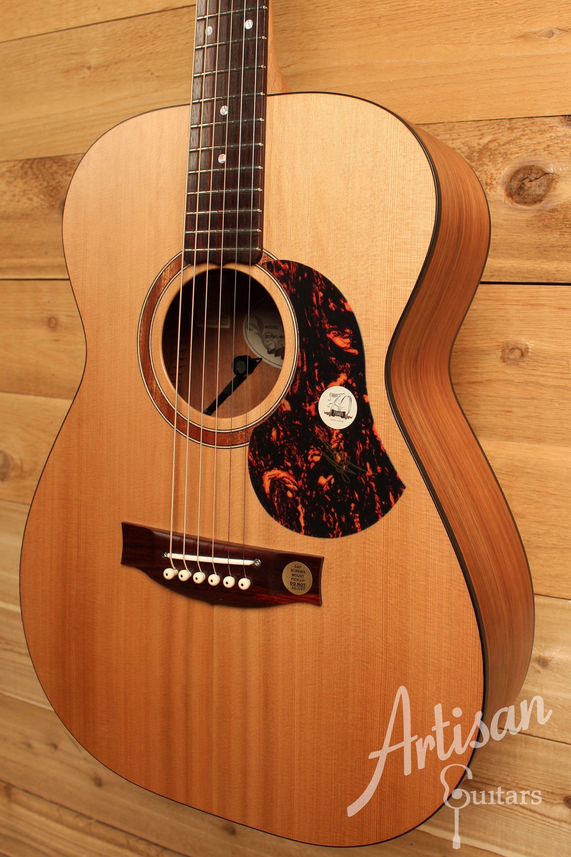 Maton SRS808 Guitar Western Red Cedar and Solid Blackwood ID-12690 - Artisan Guitars
