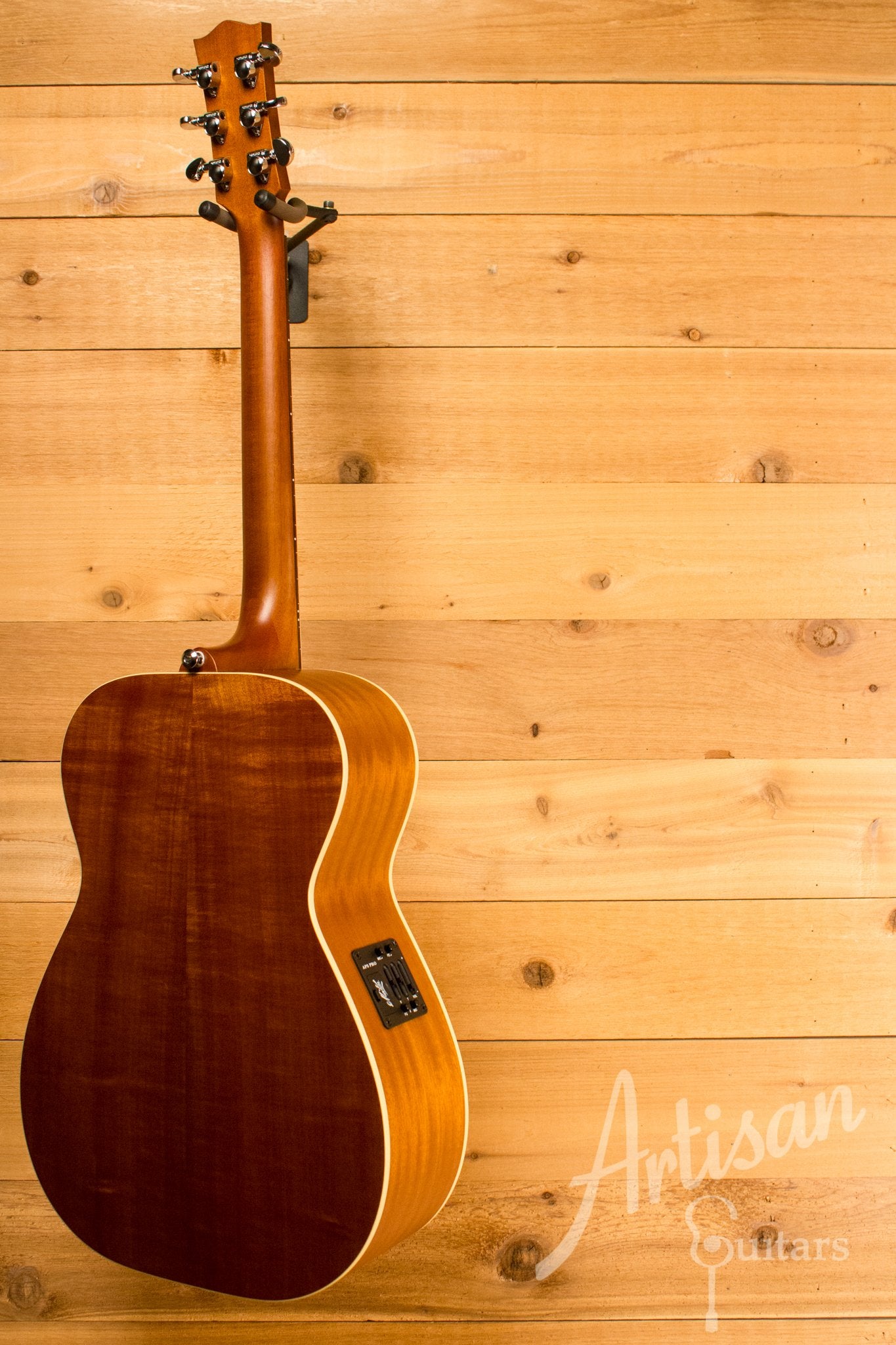 Maton EBG 808 TE Tommy Emmanuel Signature Guitar ID-10804 - Artisan Guitars