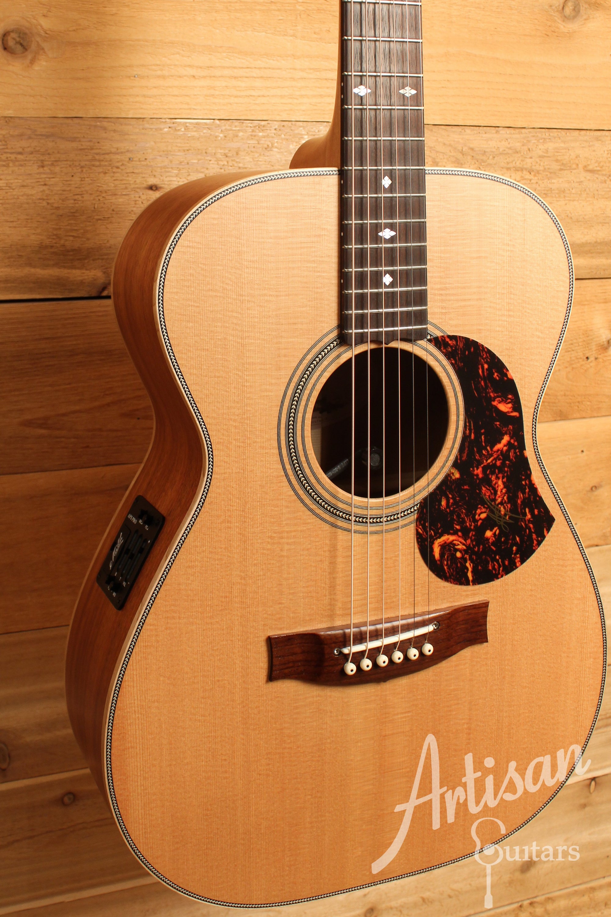 Maton EBG808 Artist Series Sitka Spruce and Blackwood Pre-Owned 2018 ID-12907 - Artisan Guitars