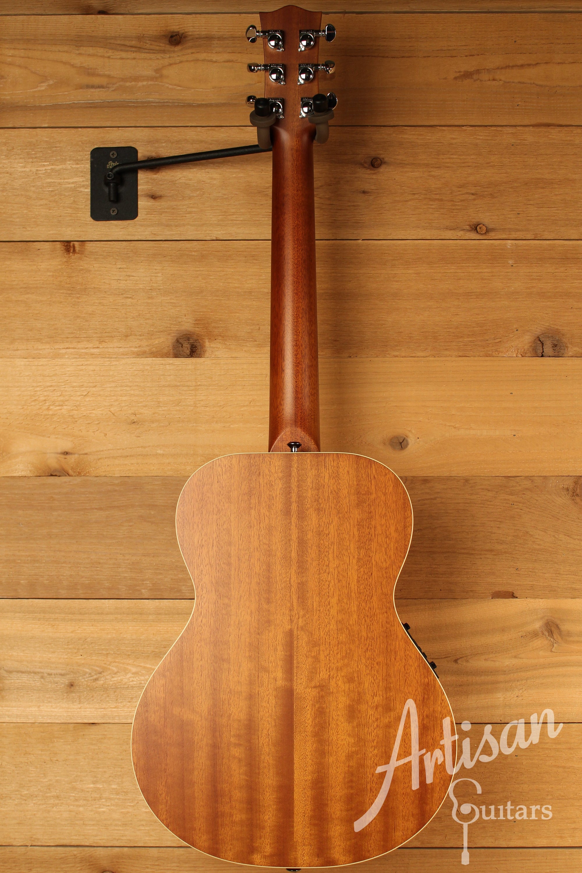 Maton EMTE Tommy Emmanuel Signature Mini Guitar Sitka Spuce and Queensland Maple ID-12901 - Artisan Guitars