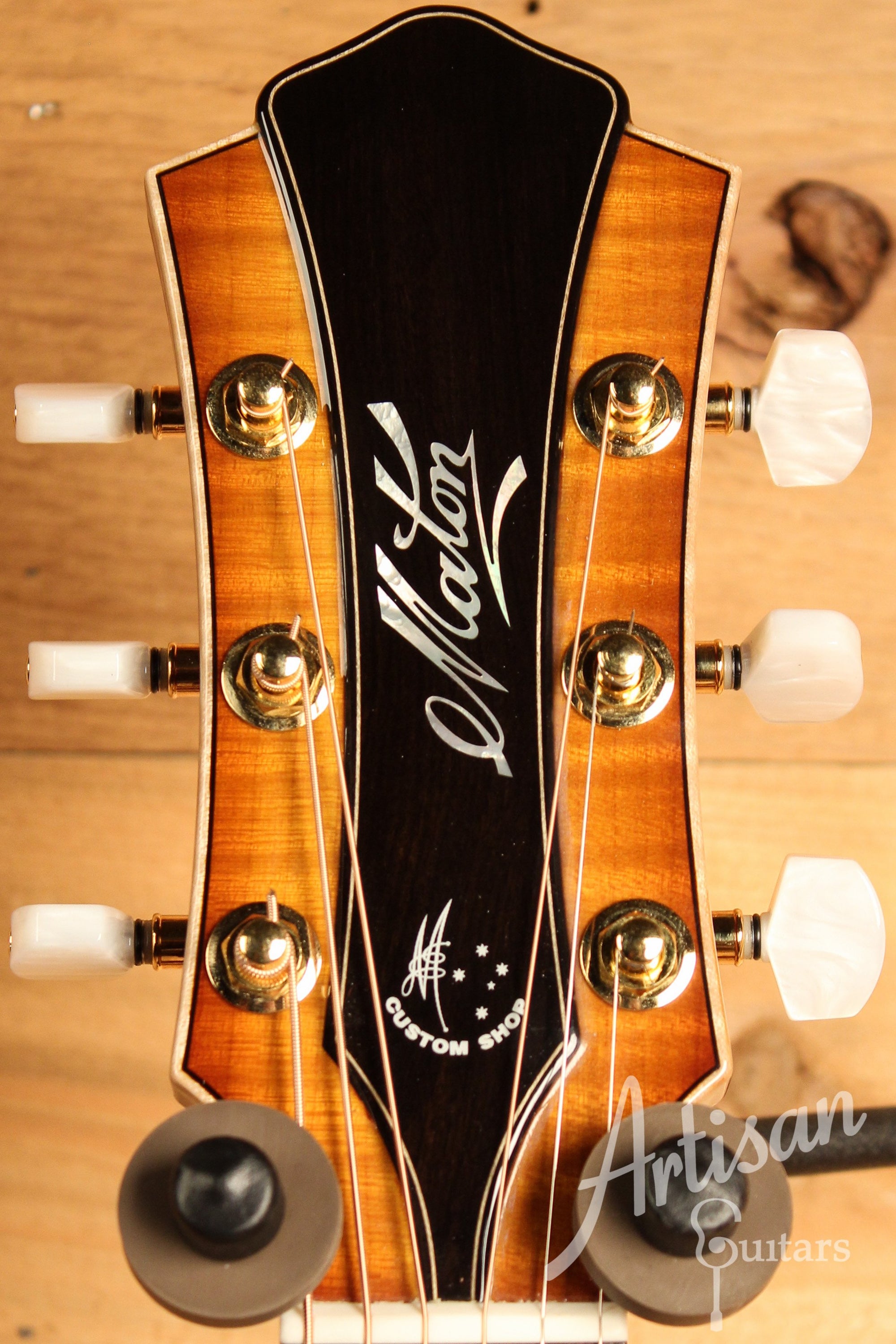 Maton Custom Shop Jumbo w/ European Spruce & Hard Rock Maple w/ Ice Tea Finish  ID-12822 - Artisan Guitars