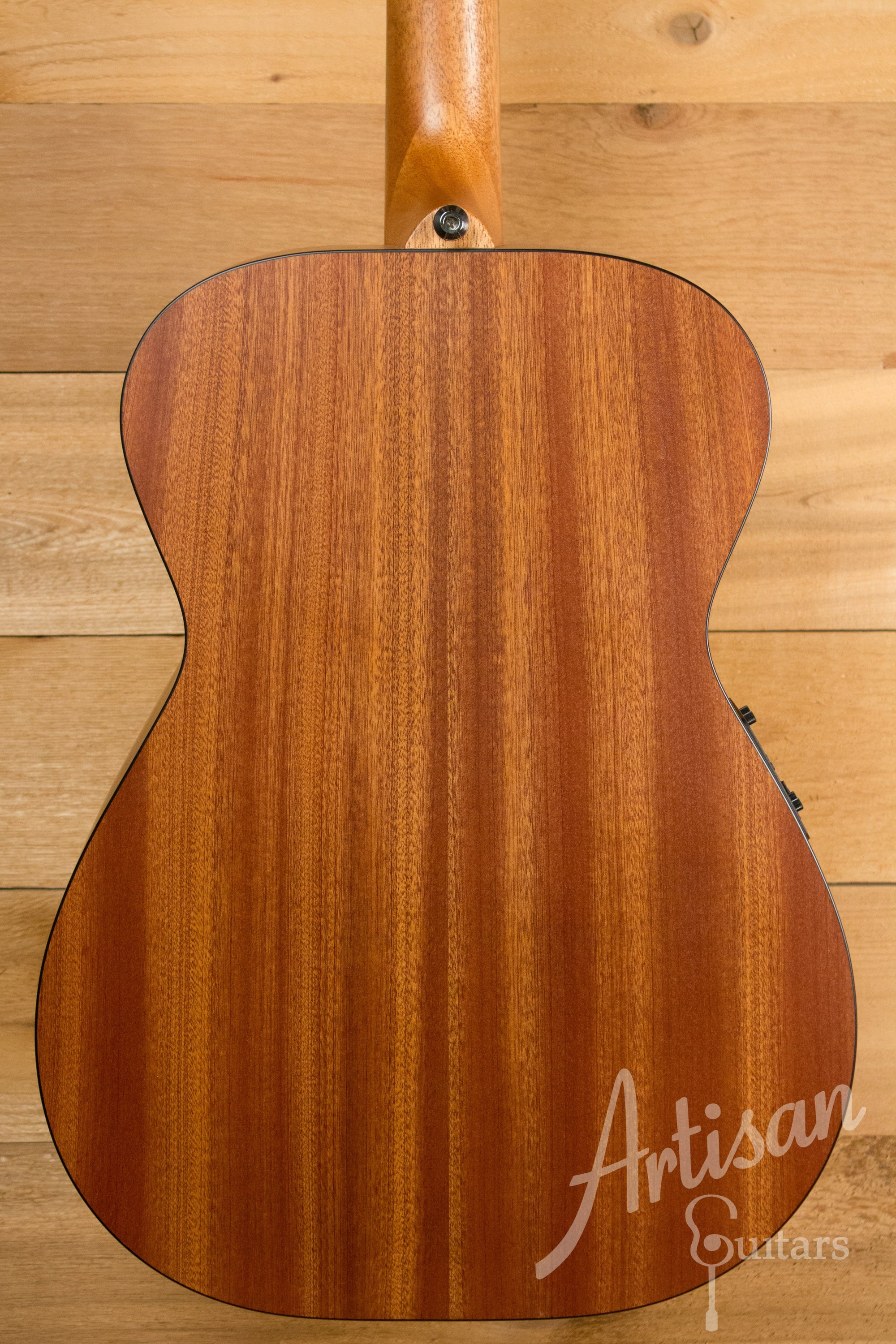 Maton M808 Guitar Sapele Top, Back, and Sides with AP5 Pro Pickup Pre-Owned 2016 ID-11117 - Artisan Guitars
