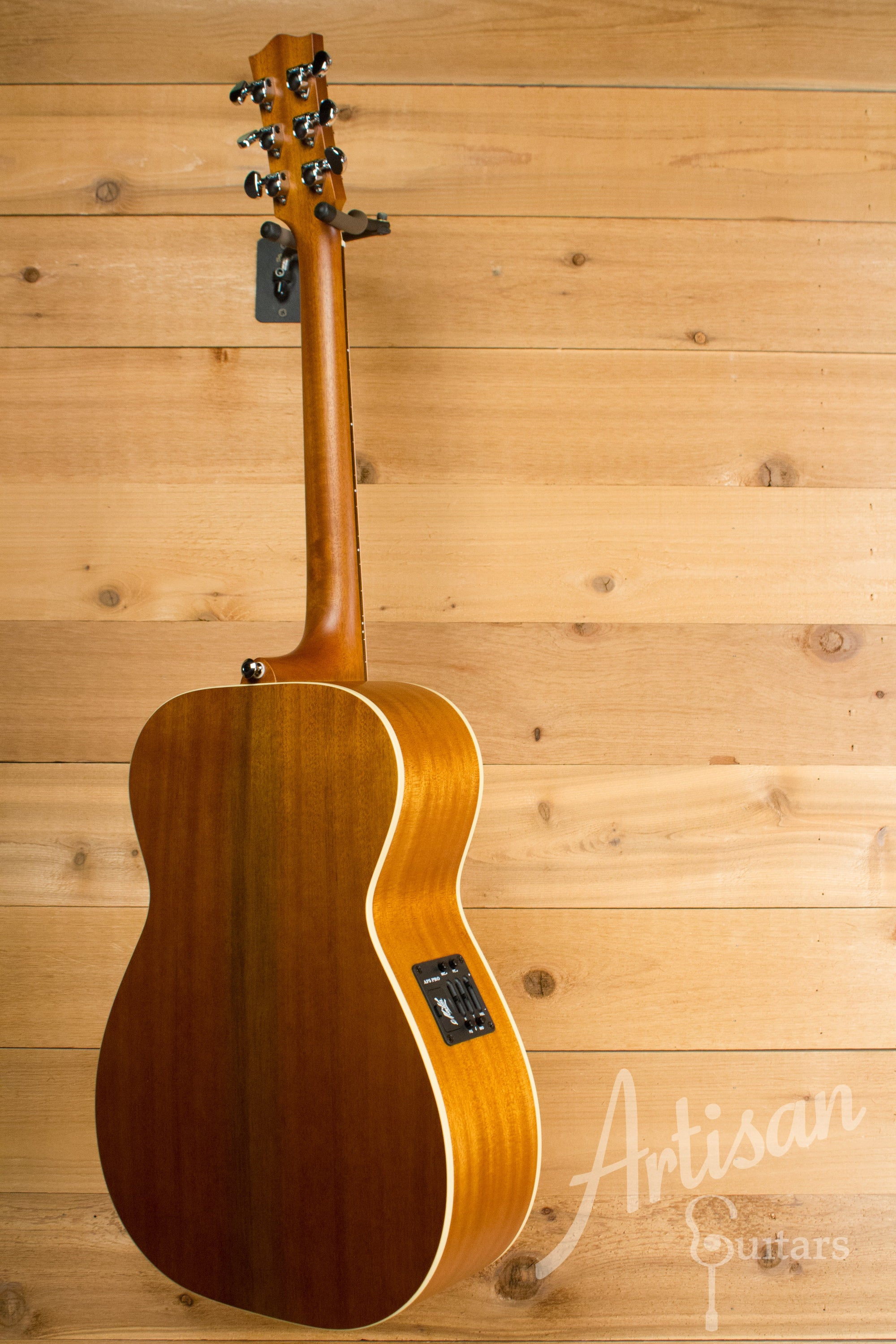 Maton EBG 808 TE Tommy Emmanuel Signature Guitar ID-11196 - Artisan Guitars