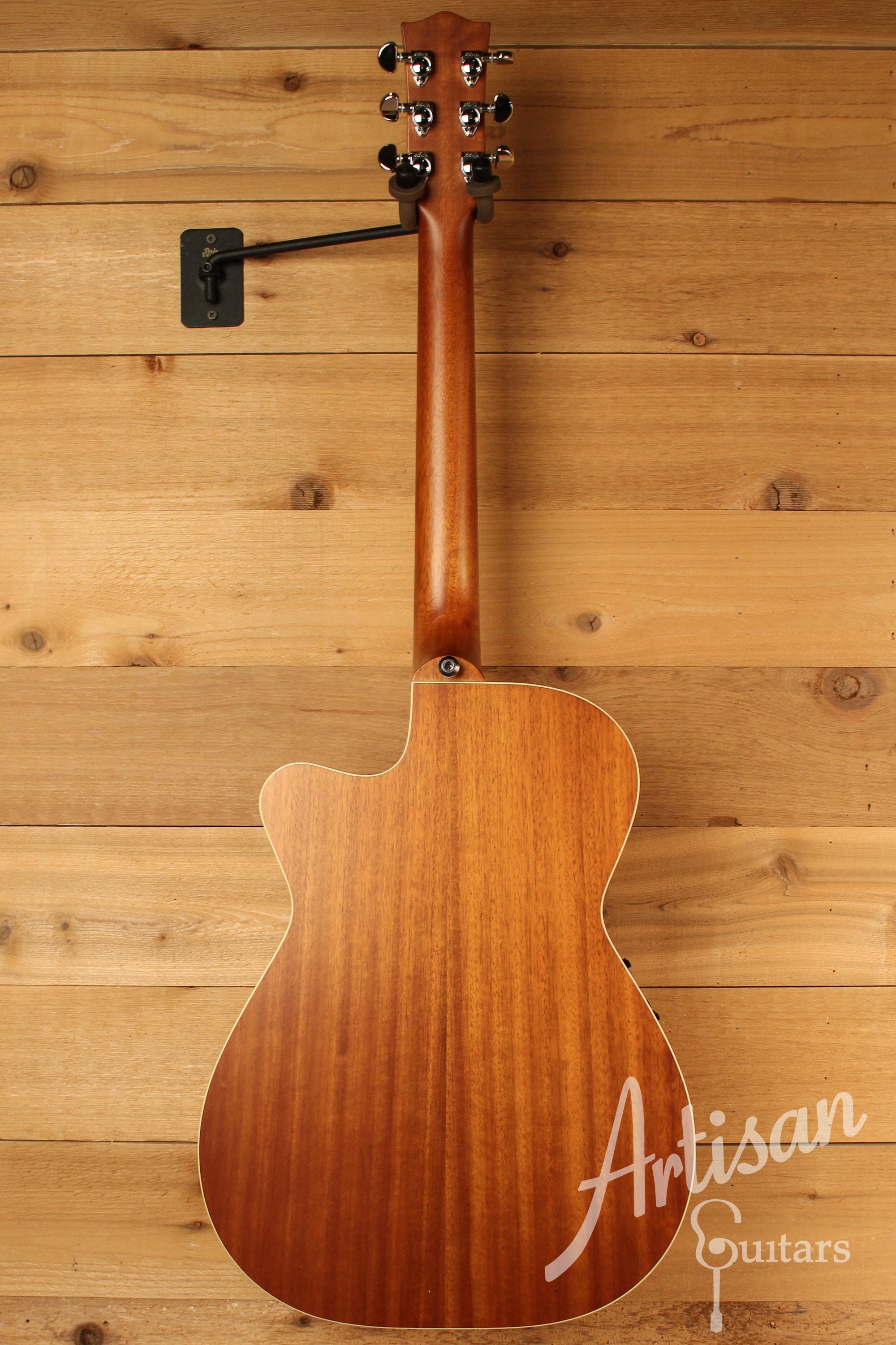 Maton EBG 808C TE Tommy Emmanuel Signature Guitar w/ Cutaway ID-12688 - Artisan Guitars