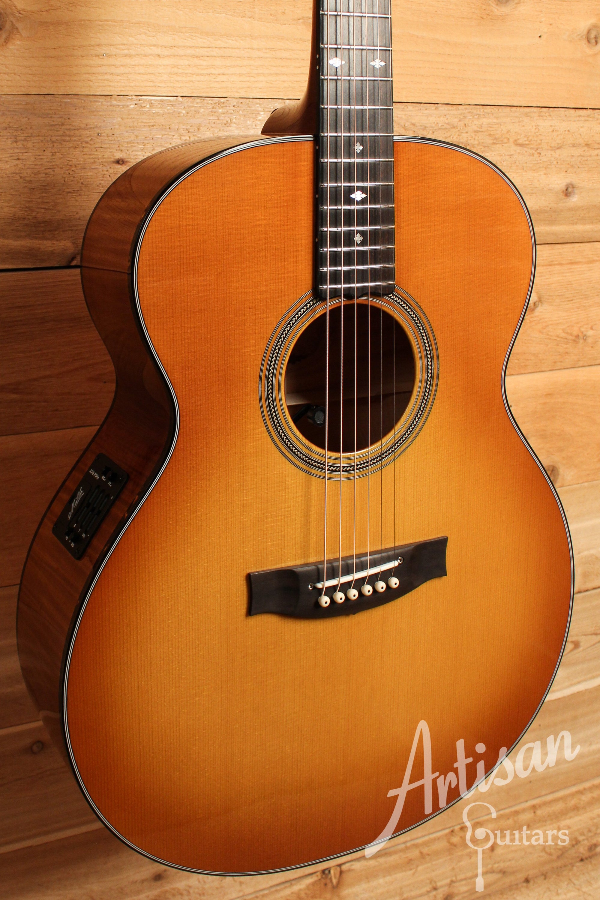 Maton Custom Shop Jumbo w/ European Spruce & Hard Rock Maple w/ Ice Tea Finish  ID-12822 - Artisan Guitars