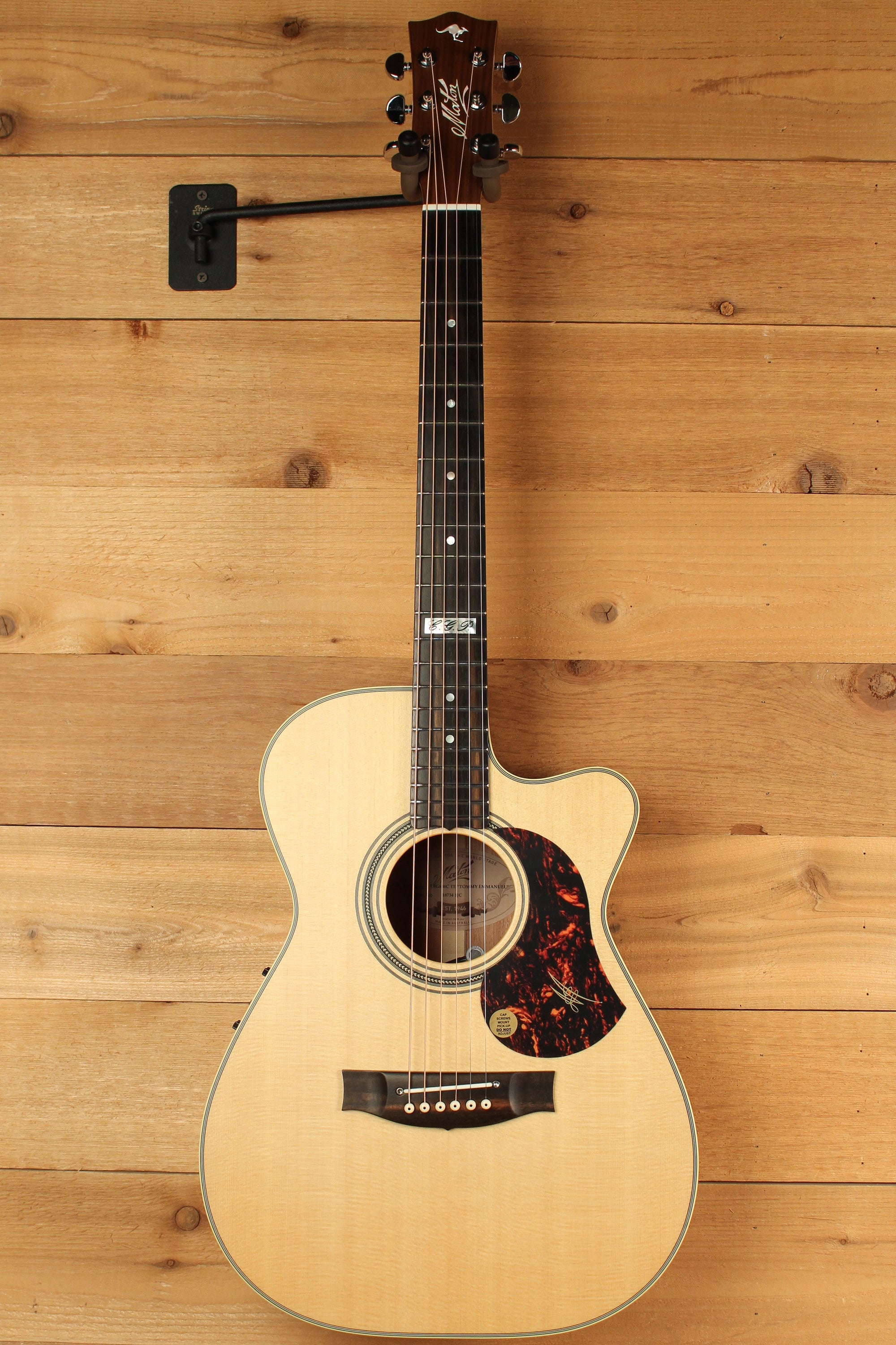 Maton EBG 808C TE Tommy Emmanuel Signature Guitar w/ Cutaway ID-13321 - Artisan Guitars