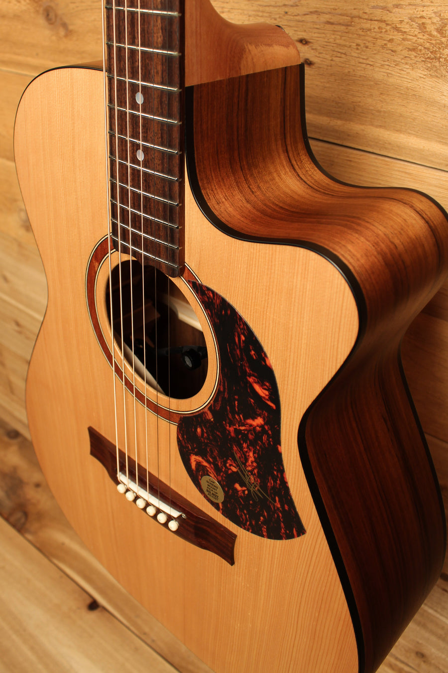 Maton SRS808 Guitar with Western Red Cedar Blackwood and Cutaway ID-13428 - Artisan Guitars