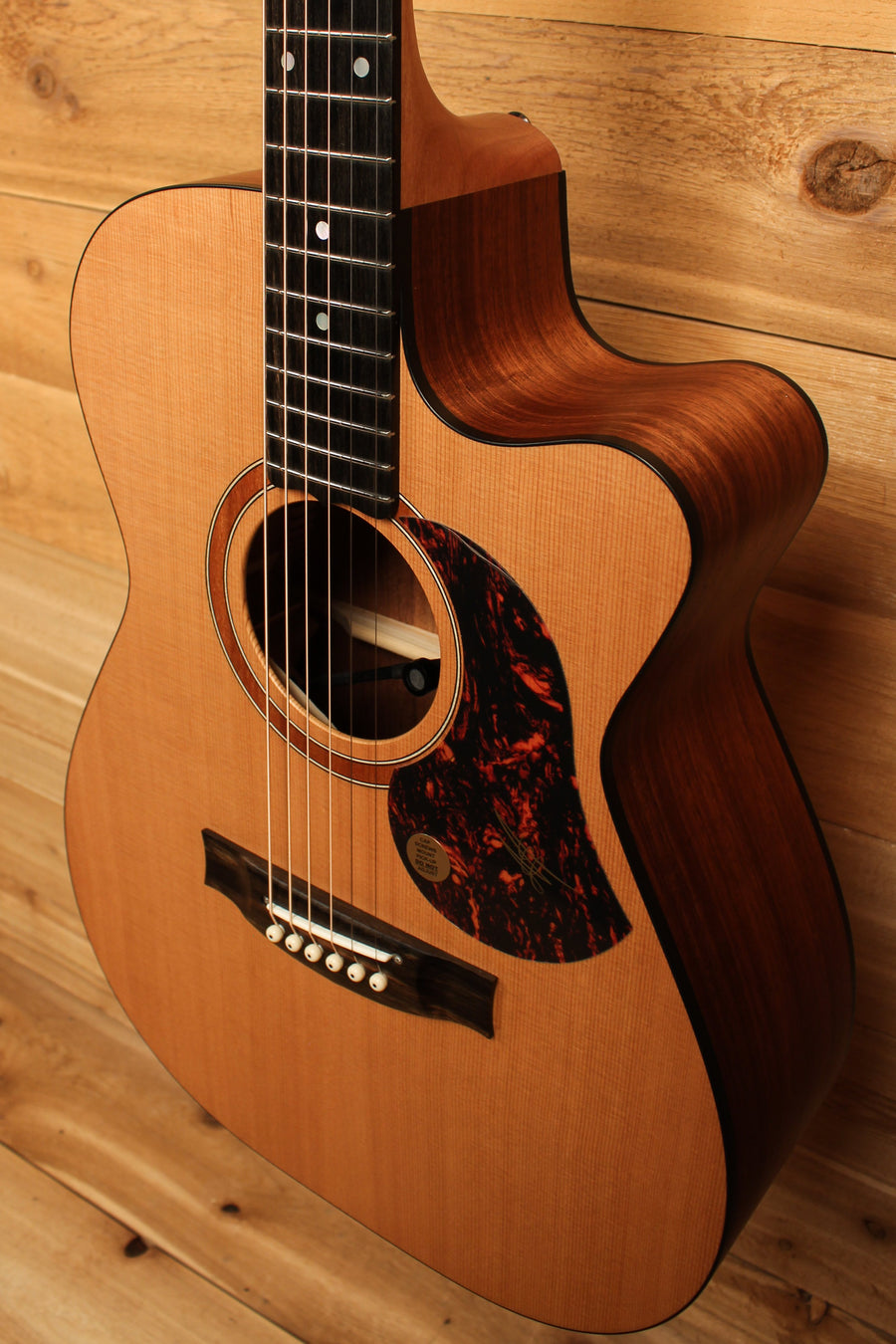 Maton SRS808 Guitar with Western Red Cedar Blackwood and Cutaway ID-13701 - Artisan Guitars