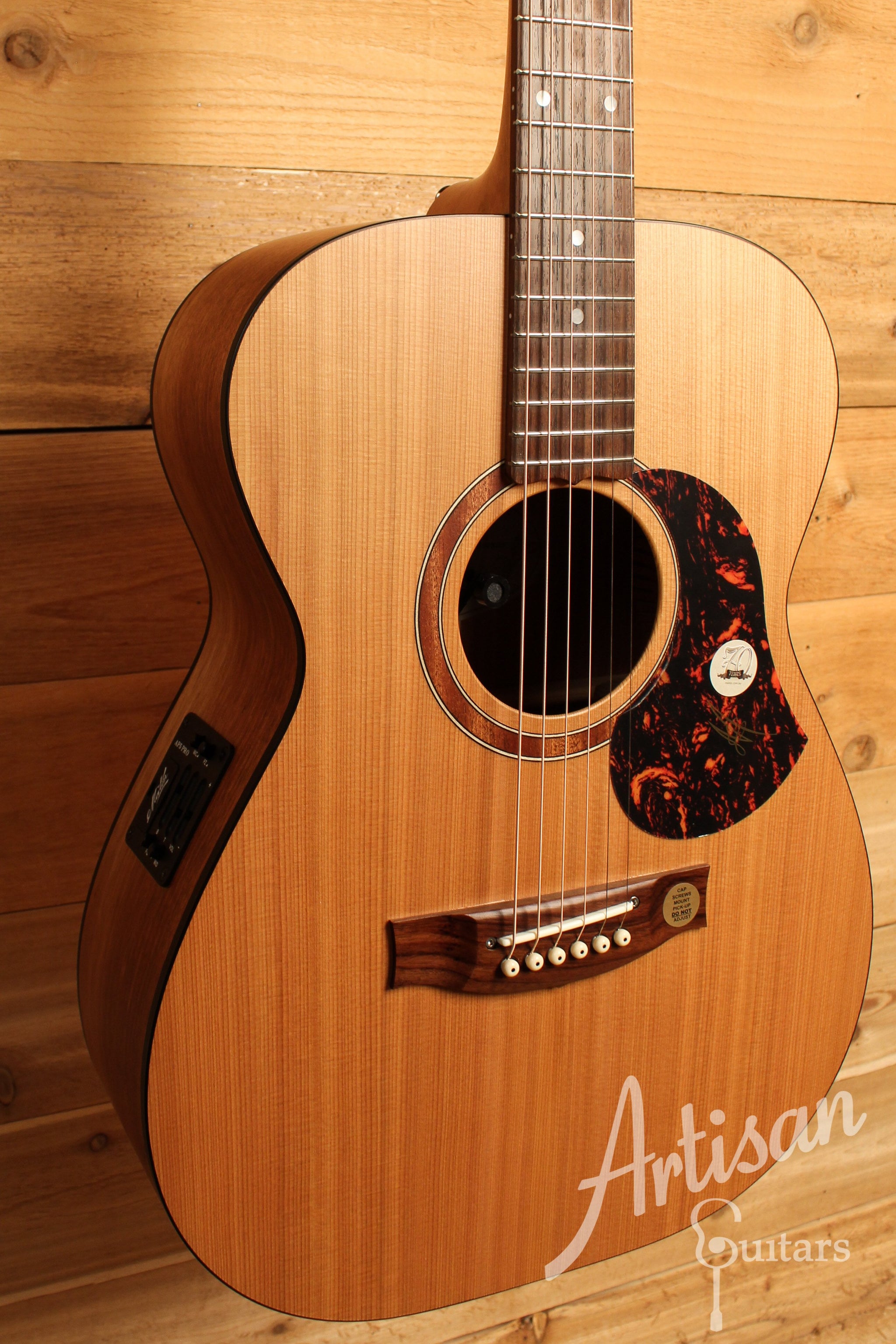 Maton SRS808 Guitar Western Red Cedar and Solid Blackwood ID-12689 - Artisan Guitars