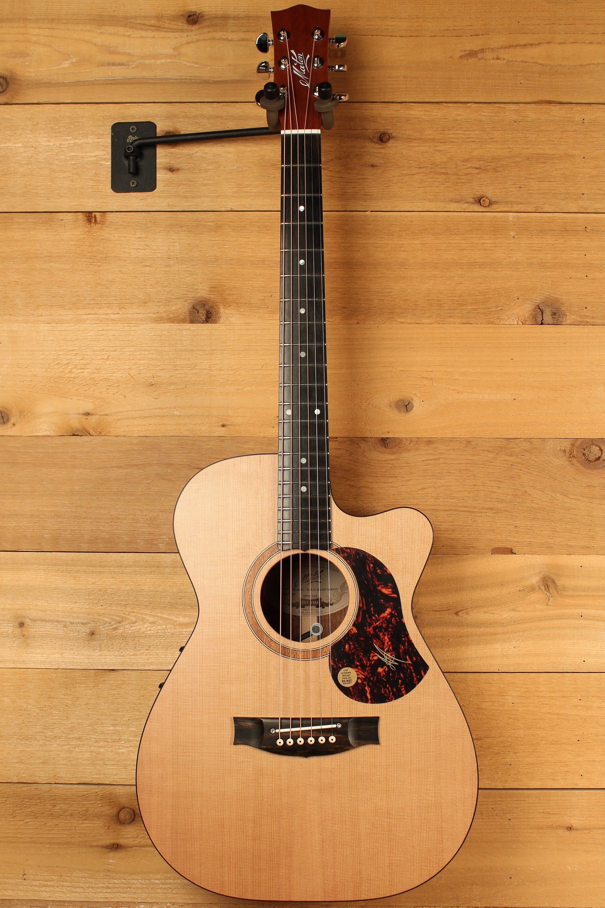 Maton SRS808 Guitar with Western Red Cedar Blackwood and Cutaway ID-13701 - Artisan Guitars