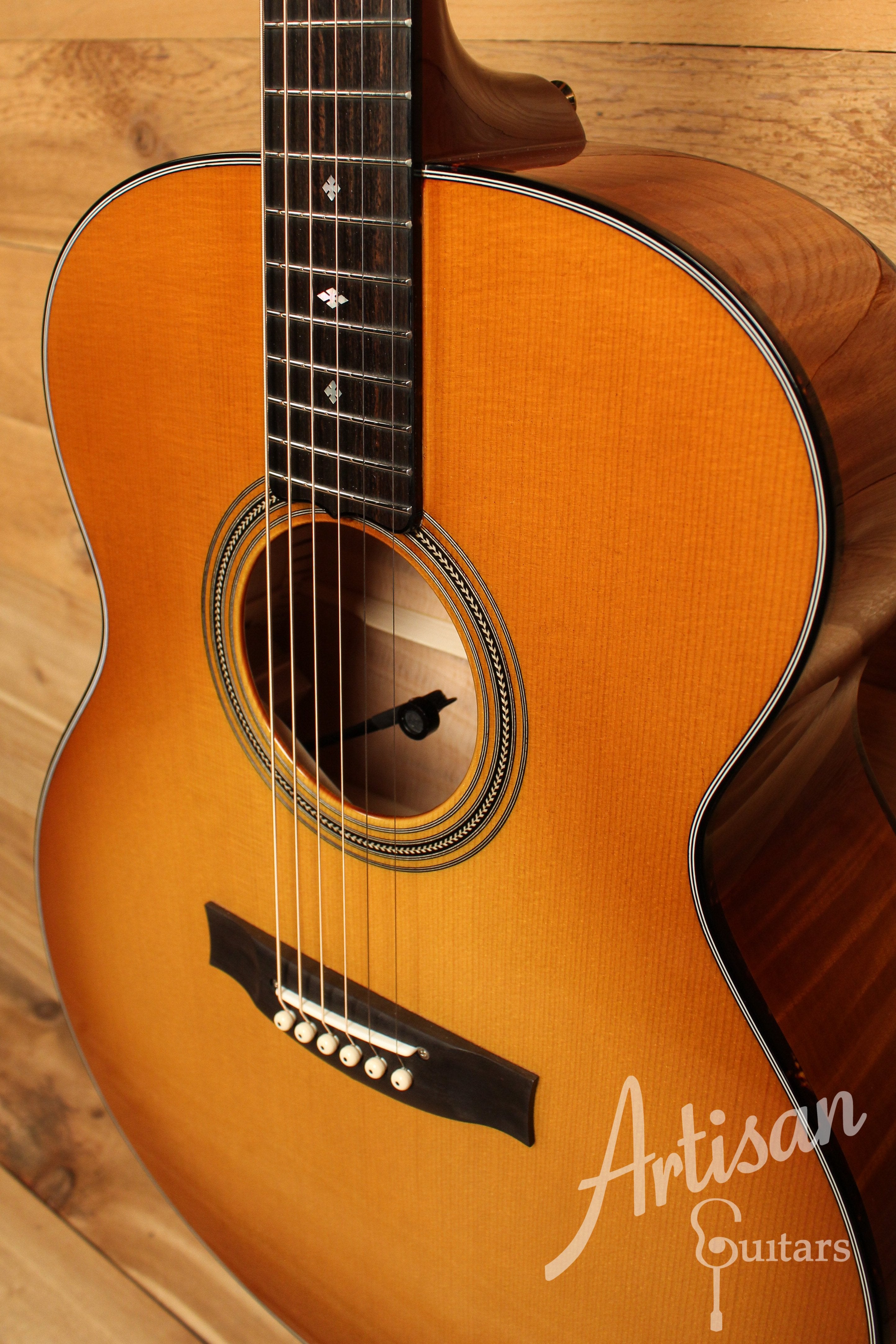 Maton Custom Shop Jumbo w/ European Spruce & Hard Rock Maple w/ Ice Tea Finish  ID-12822 - Artisan Guitars