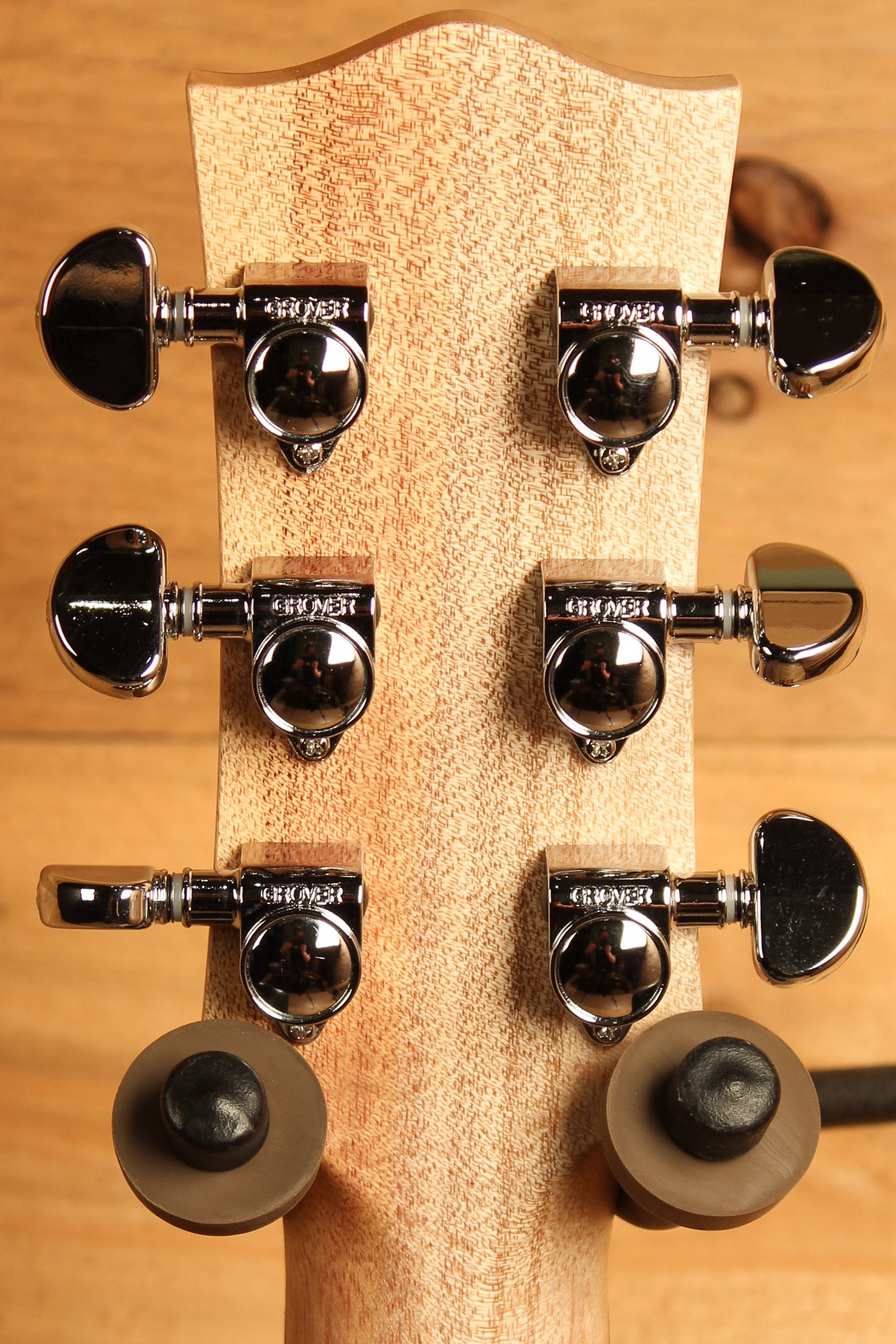 Maton SRS808 Guitar with Western Red Cedar Blackwood and Cutaway ID-13428 - Artisan Guitars