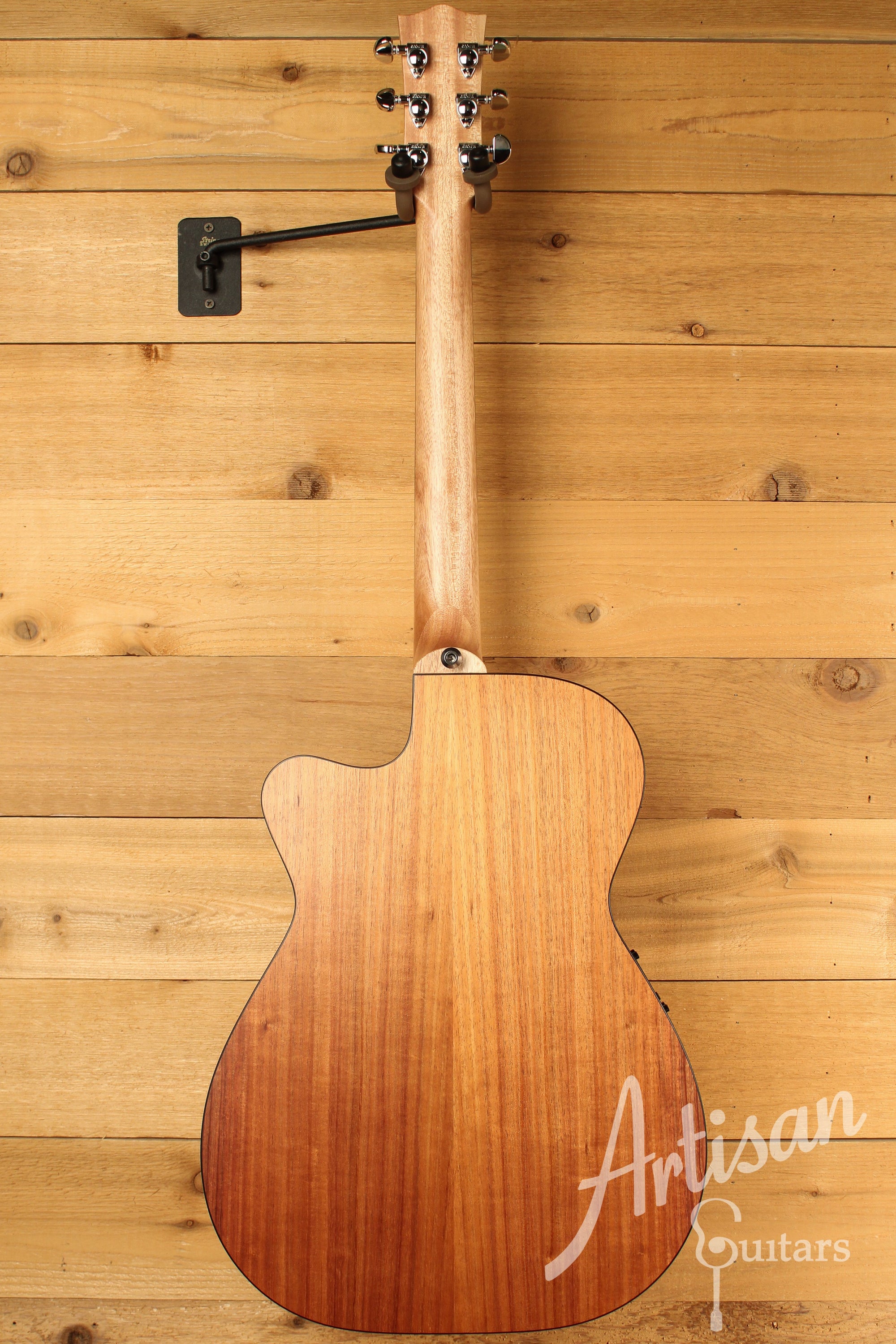 Maton SRS808C Guitar Western Red Cedar and Solid Blackwood w/ Cutaway ID-12812 - Artisan Guitars