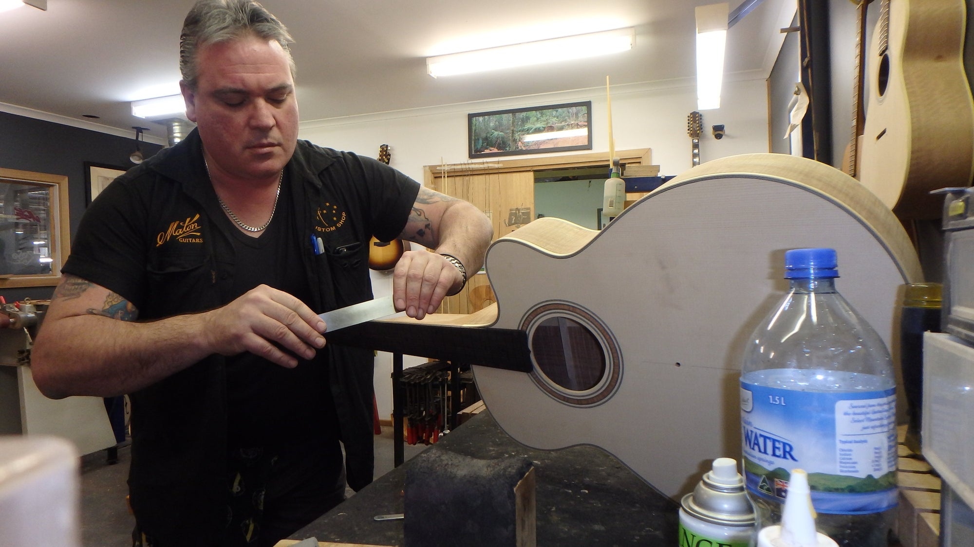 Maton Custom Shop Jumbo Guitar Cutaway with Sitka Spruce and Fiddleback Blackwood ID-11065 - Artisan Guitars