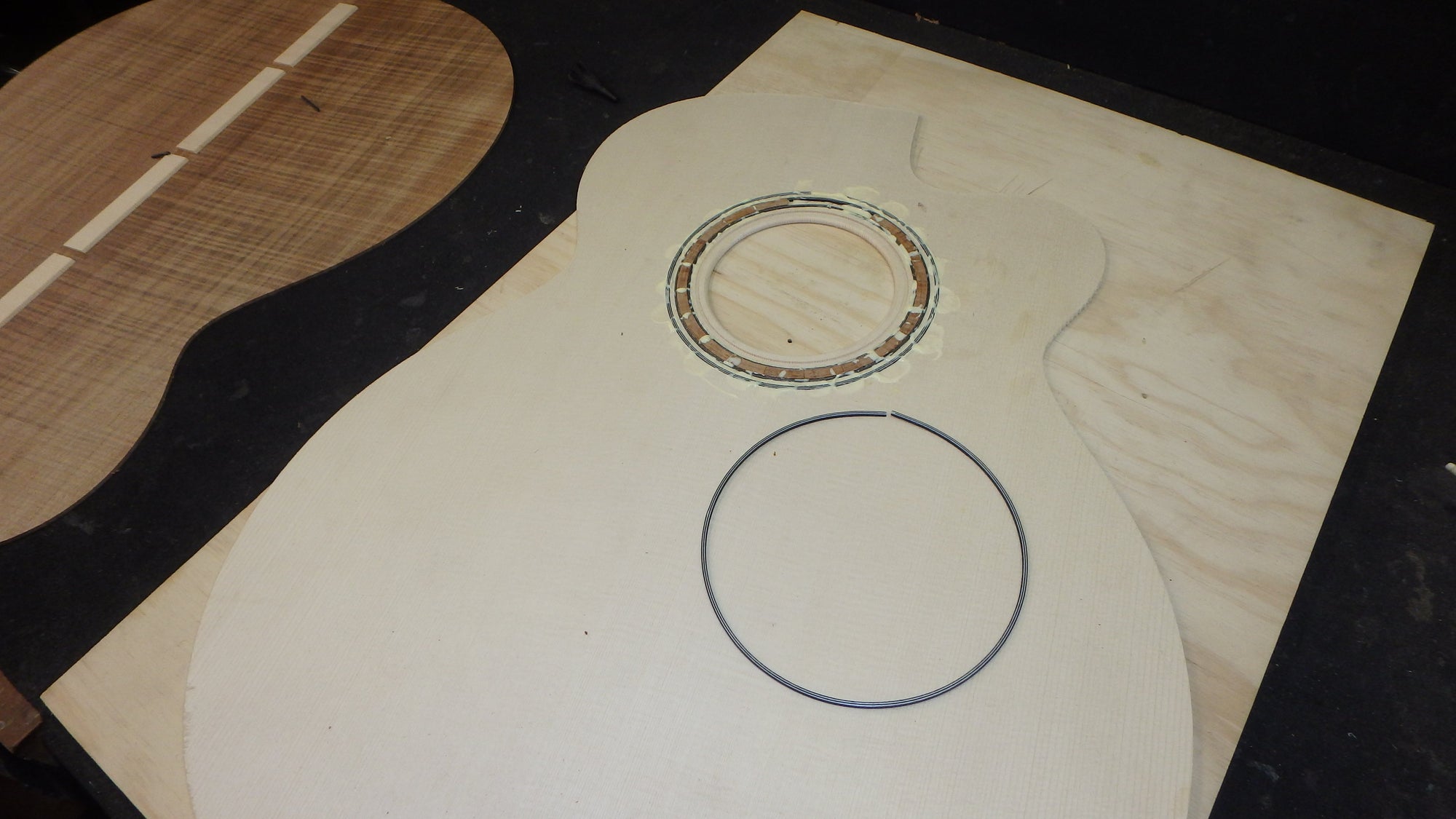 Maton Custom Shop Jumbo Guitar Cutaway with Sitka Spruce and Fiddleback Blackwood ID-11065 - Artisan Guitars