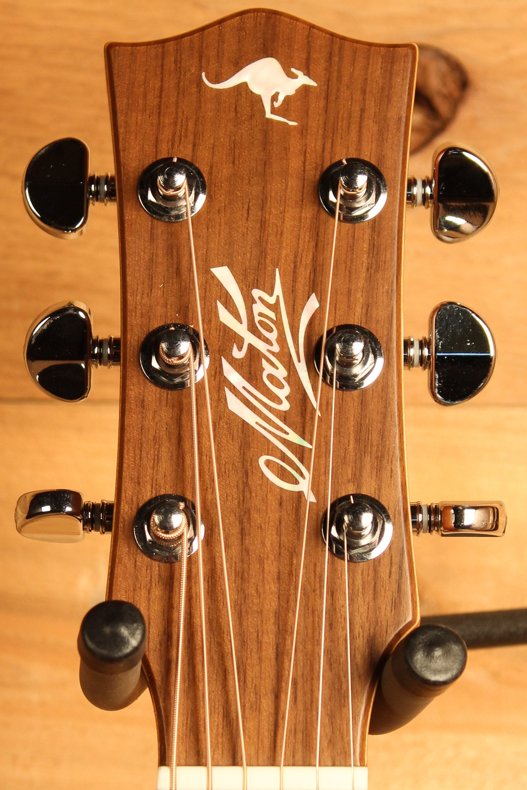Maton EBG 808C TE Tommy Emmanuel Signature Guitar w/ Cutaway ID-13321 - Artisan Guitars