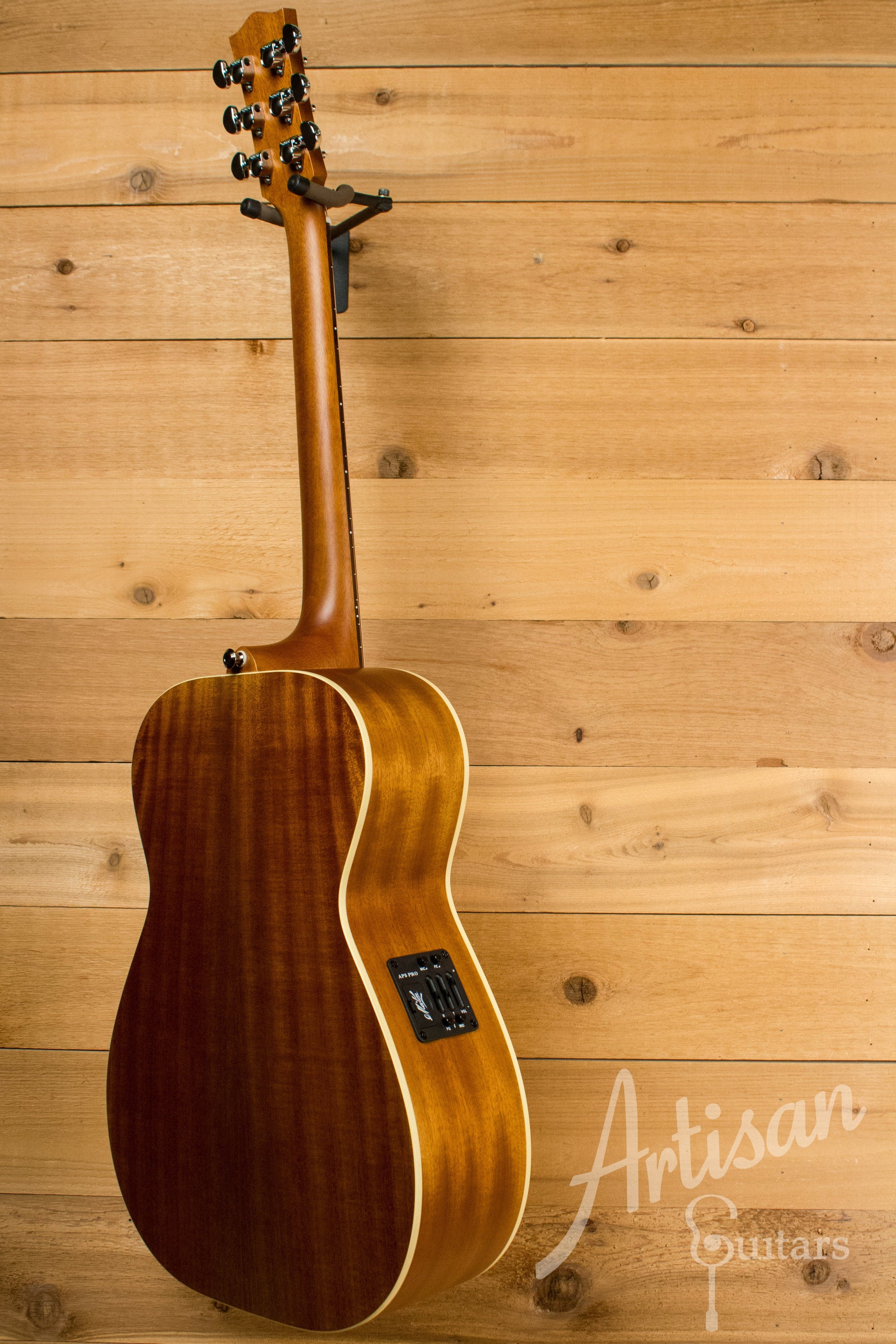Maton EBG 808 TE Tommy Emmanuel Signature Guitar ID-11059 - Artisan Guitars