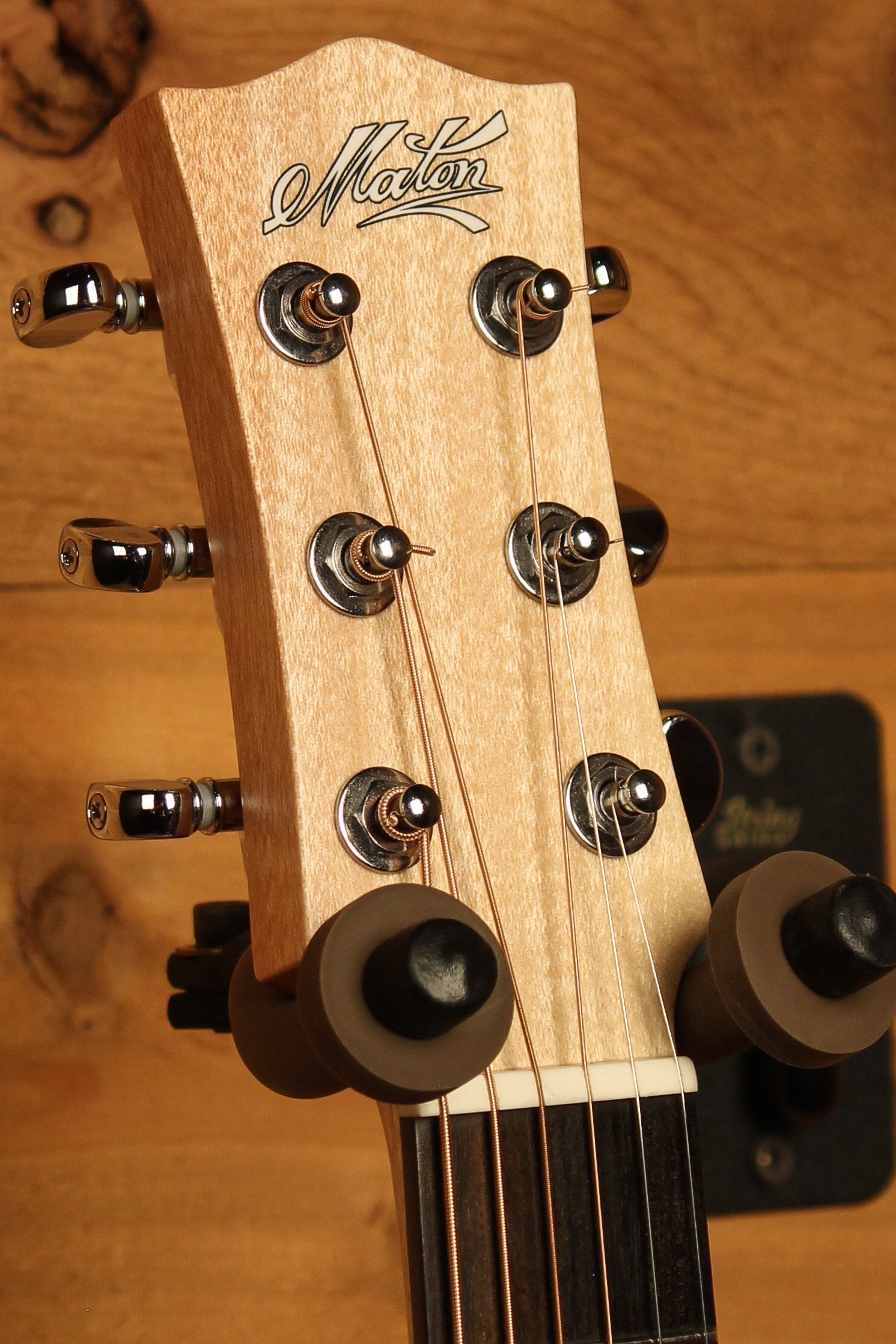Maton EMBW6 Mini Guitar w/ Blackwood Top, Back & Sides and AP5 Pro Pickup System ID-13366 - Artisan Guitars