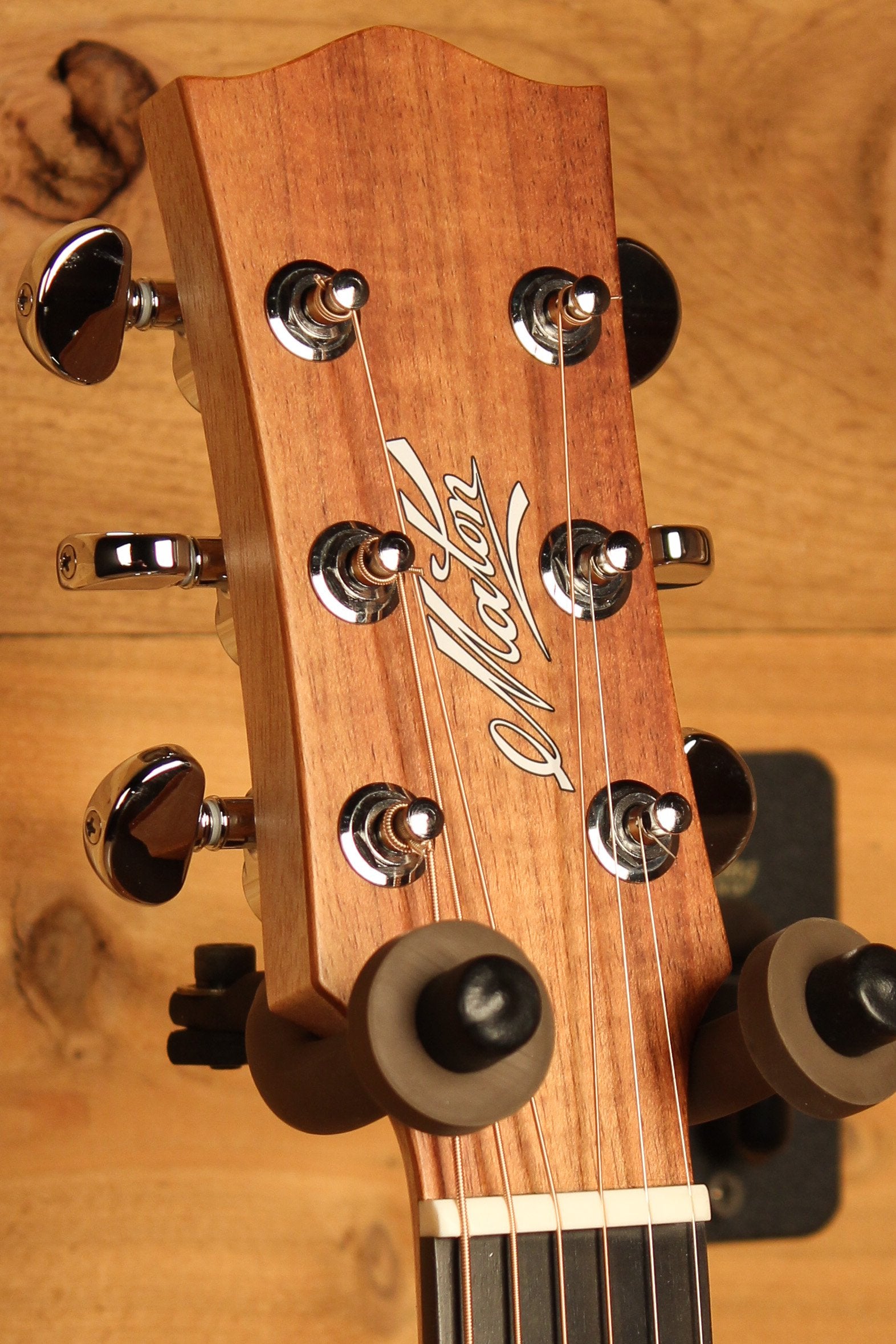 Maton EBW808 Cutaway Guitar w/ Blackwood Top, Back & Sides w/ AP5 Pro Pickup System ID-13228 - Artisan Guitars