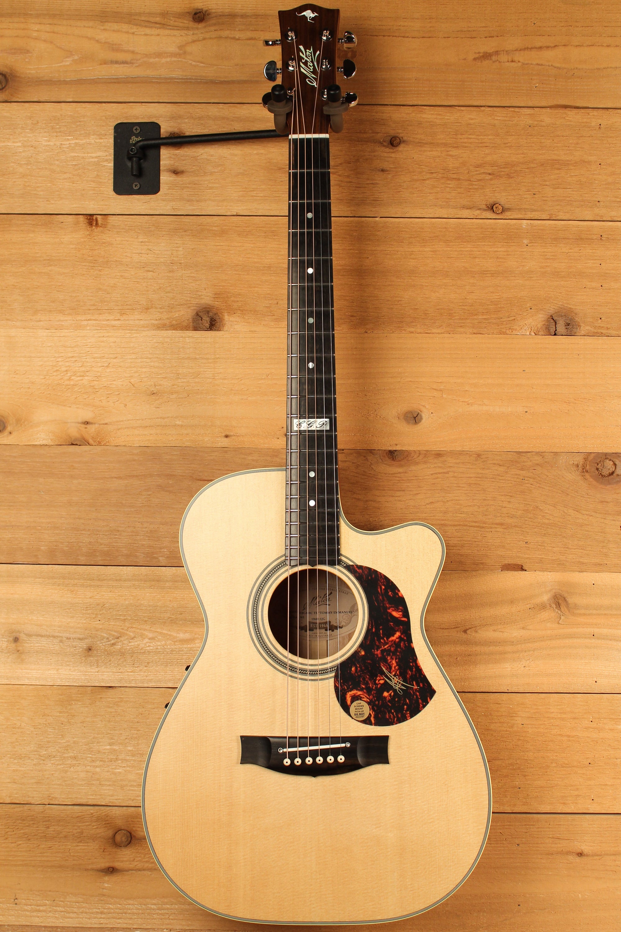 Maton EBG 808C TE Tommy Emmanuel Signature Guitar Cutaway ID-13612 - Artisan Guitars