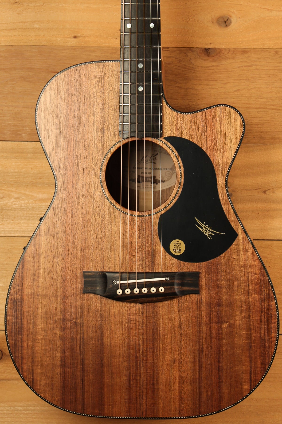 Maton EBW808 Cutaway Guitar w/ Blackwood Top, Back & Sides w/ AP5 Pro Pickup System ID-13460 - Artisan Guitars