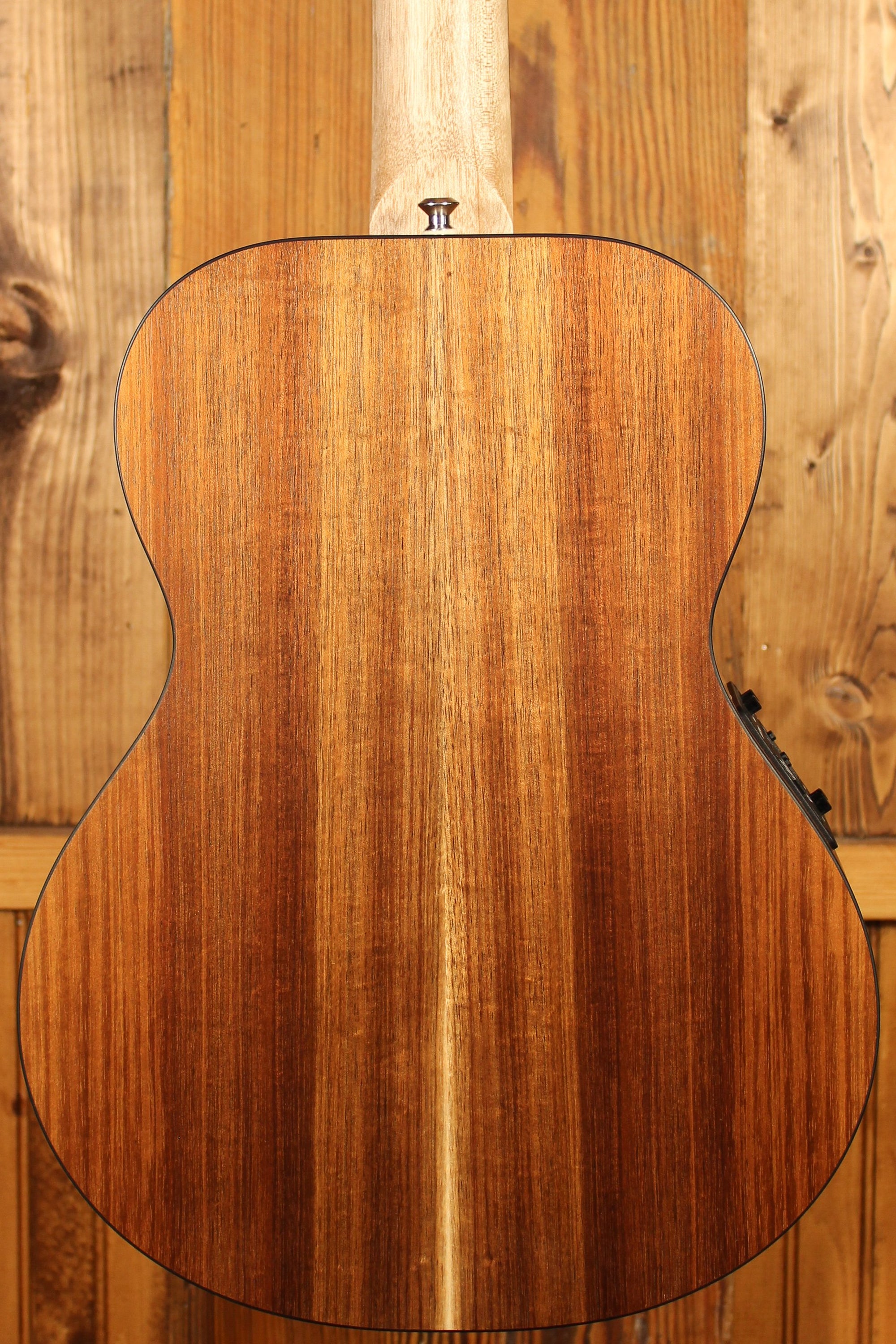Maton EMBW6 Mini Guitar w/ Blackwood Top, Back & Sides and AP5 Pro Pickup System ID-13791 - Artisan Guitars