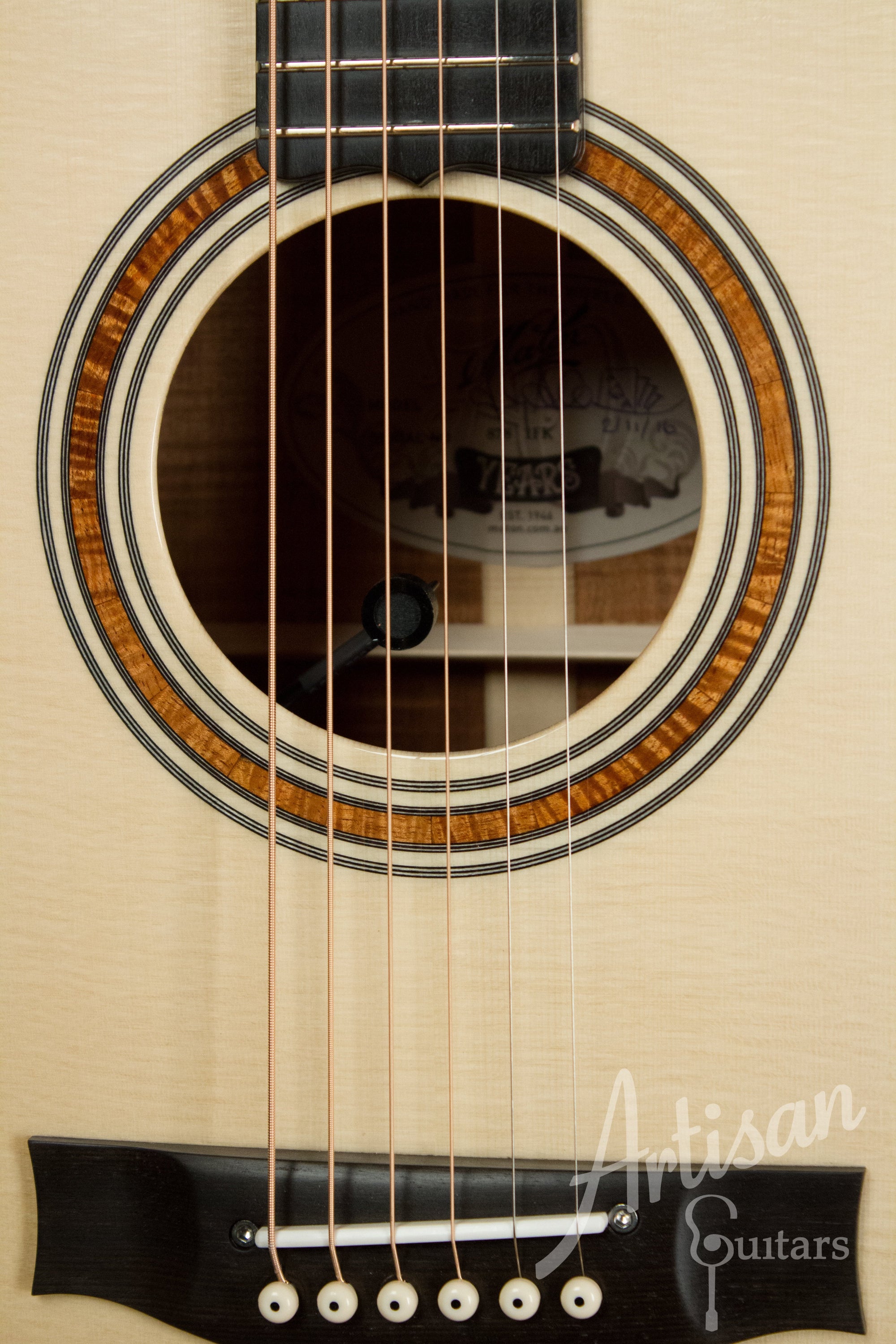Maton Custom Shop Jumbo Guitar Cutaway with Sitka Spruce and Fiddleback Blackwood ID-11065 - Artisan Guitars