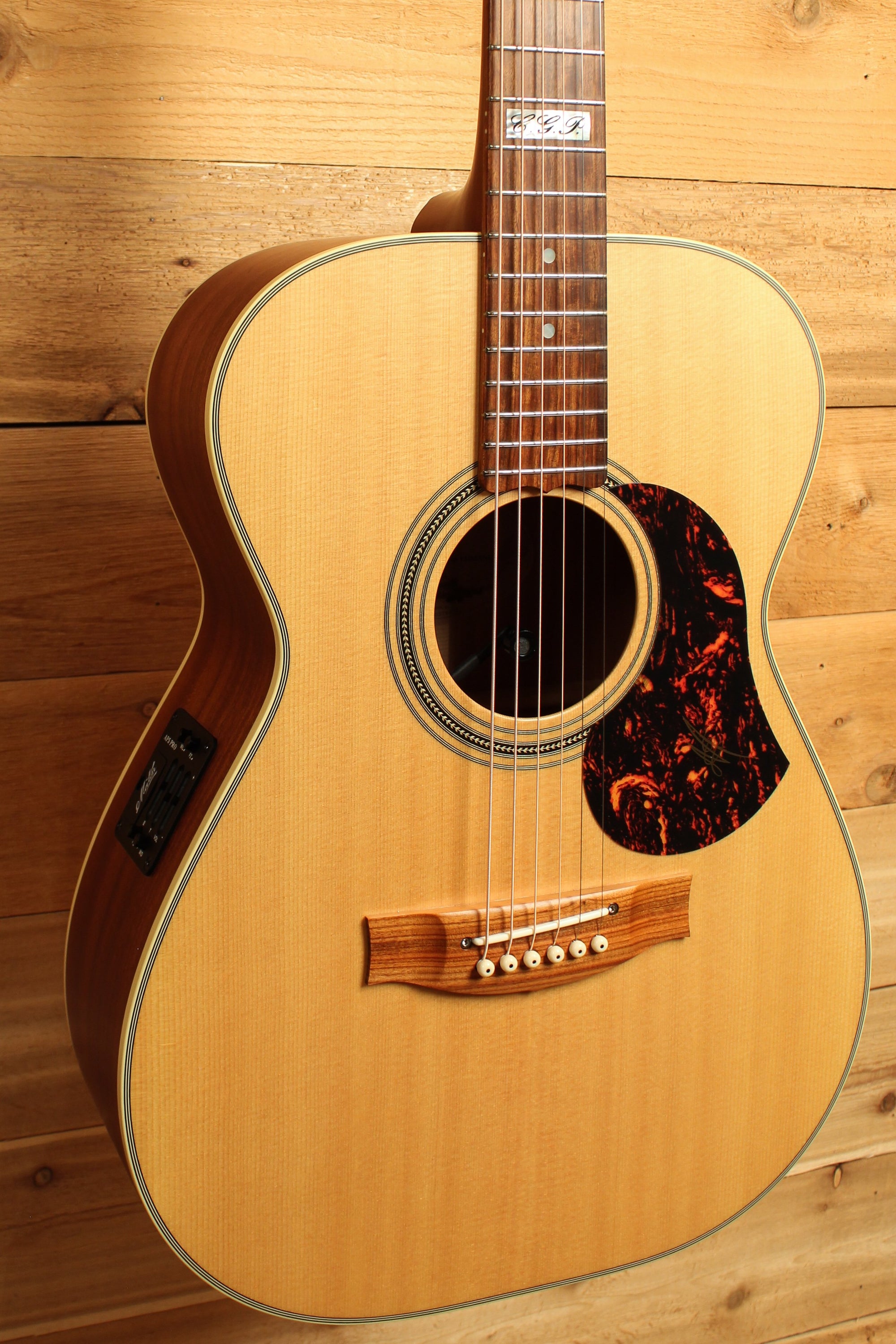Maton EBG 808 TE Tommy Emmanuel Signature Guitar Pre-Owned 2019 ID-13658 - Artisan Guitars