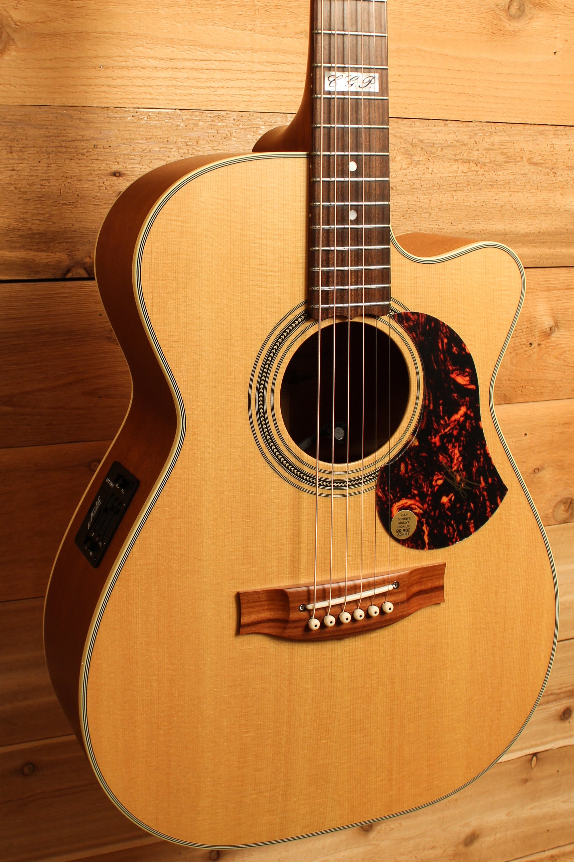 Maton EBG 808C TE Tommy Emmanuel Signature Guitar w/ Cutaway ID-13516 - Artisan Guitars