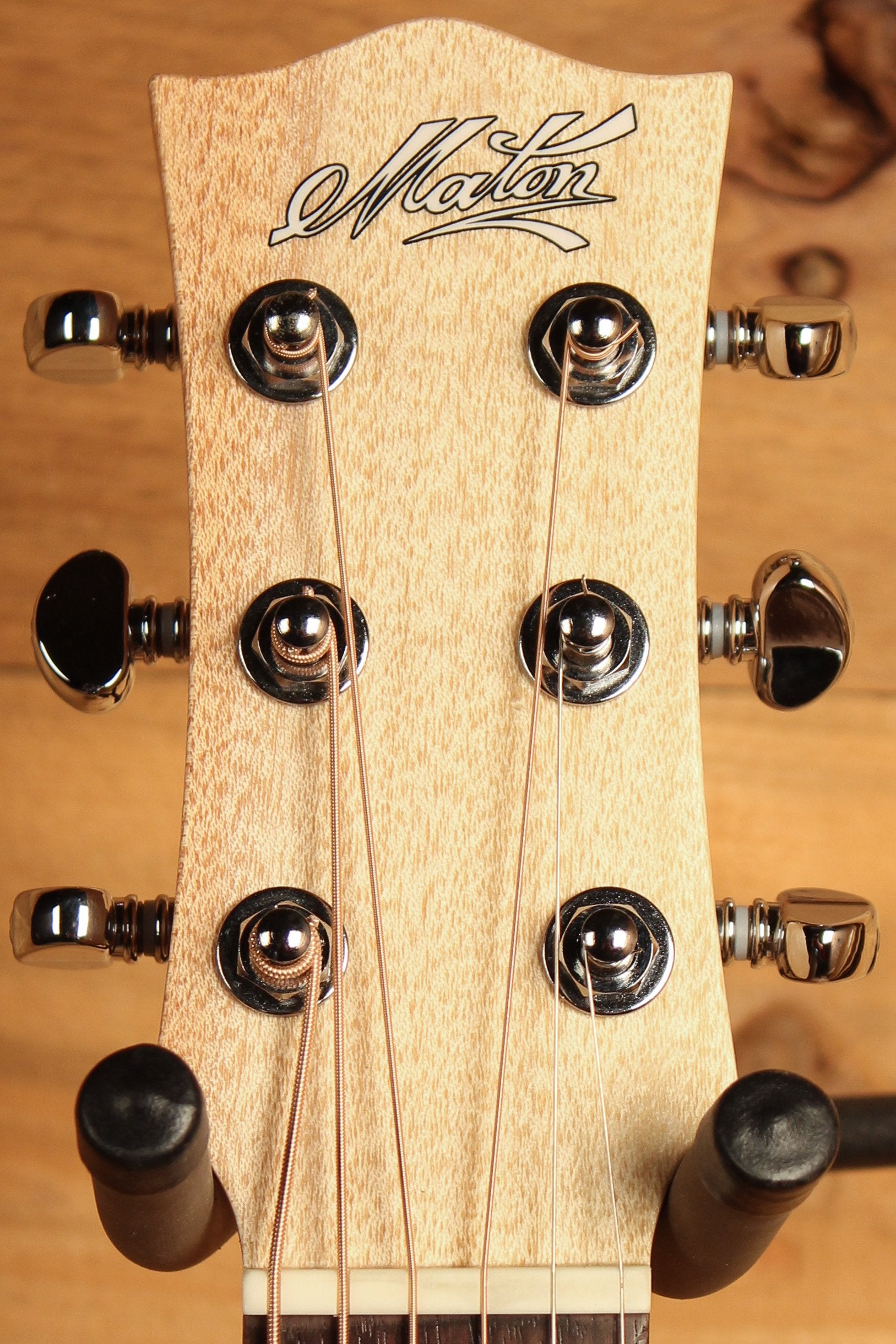Maton EM6 Mini Guitar Sitka Spuce and Queensland Maple AP5 Original ID-13313 - Artisan Guitars