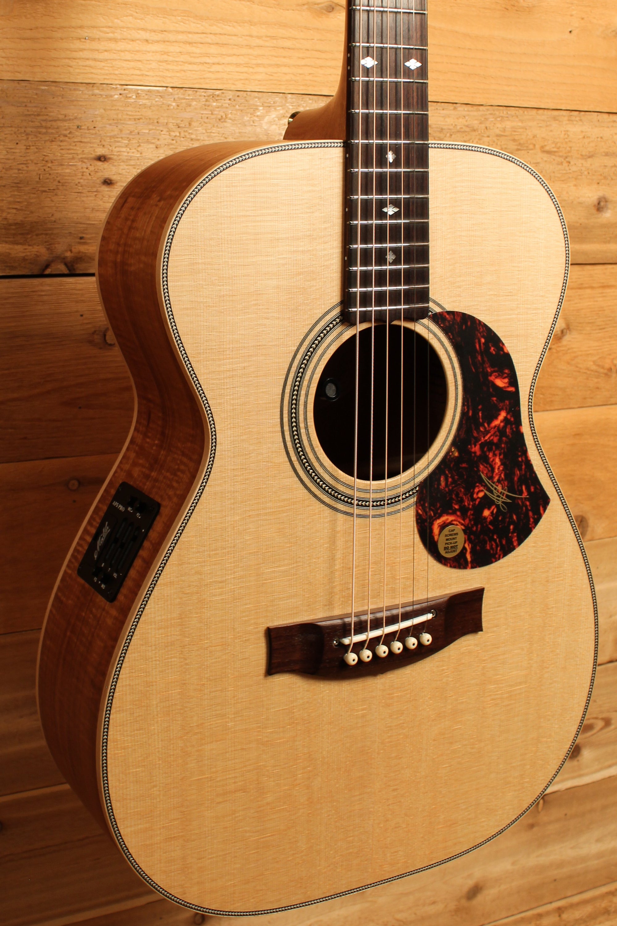 Maton EBG808 Artist Series Sitka Spruce and Blackwood ID-13430 - Artisan Guitars