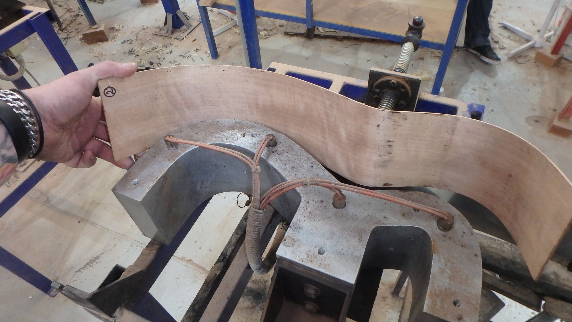 Maton T.E Personal Guitar Sitka Spruce and AAA"Bees Wings" Queensland Maple ID-11063 - Artisan Guitars
