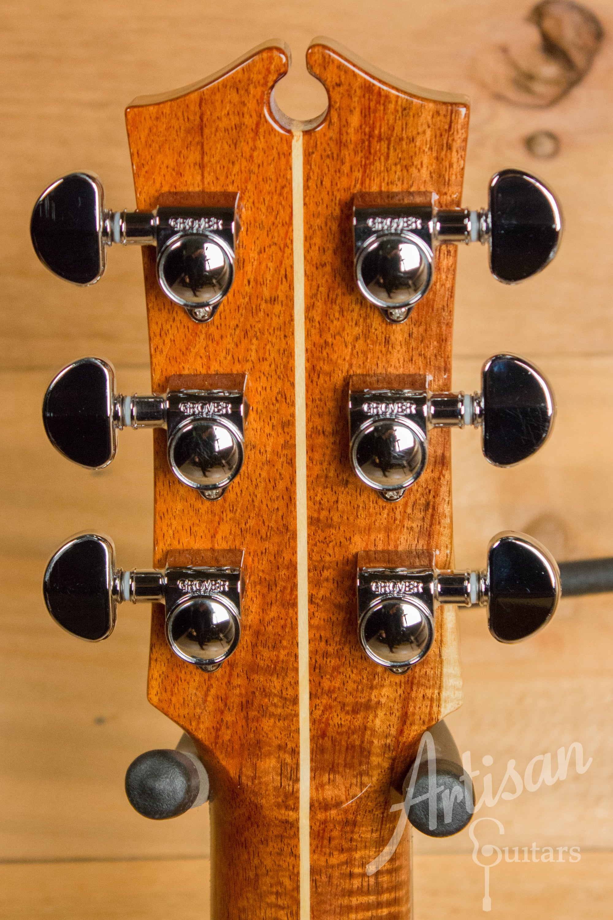 Maton Custom Shop Jumbo Guitar Cutaway with Sitka Spruce and Fiddleback Blackwood ID-11065 - Artisan Guitars