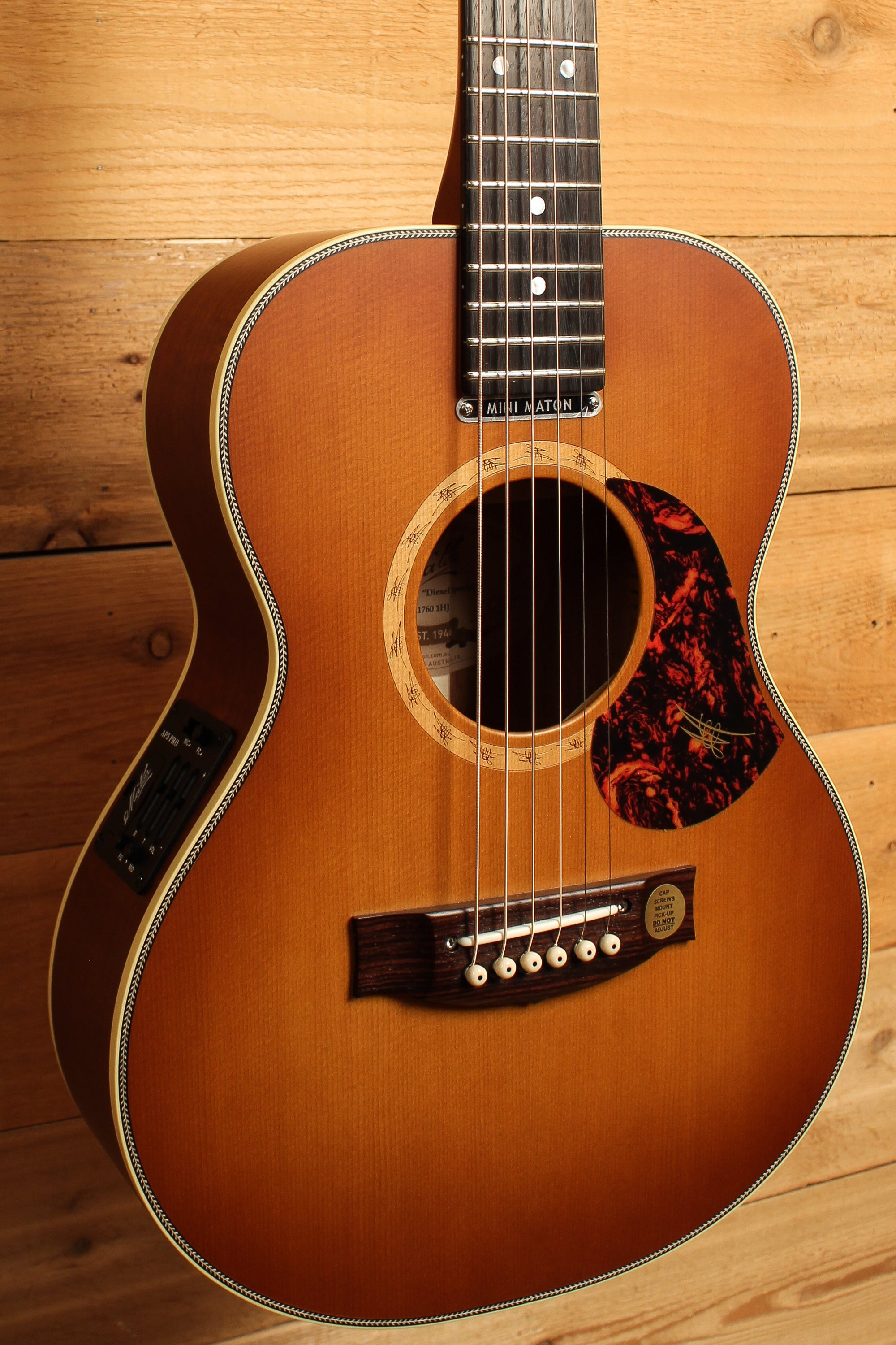Maton EMD6 Mini Maton Diesel Sitka with Blackwood and Vintage Amber Sunburst ID-13515 - Artisan Guitars