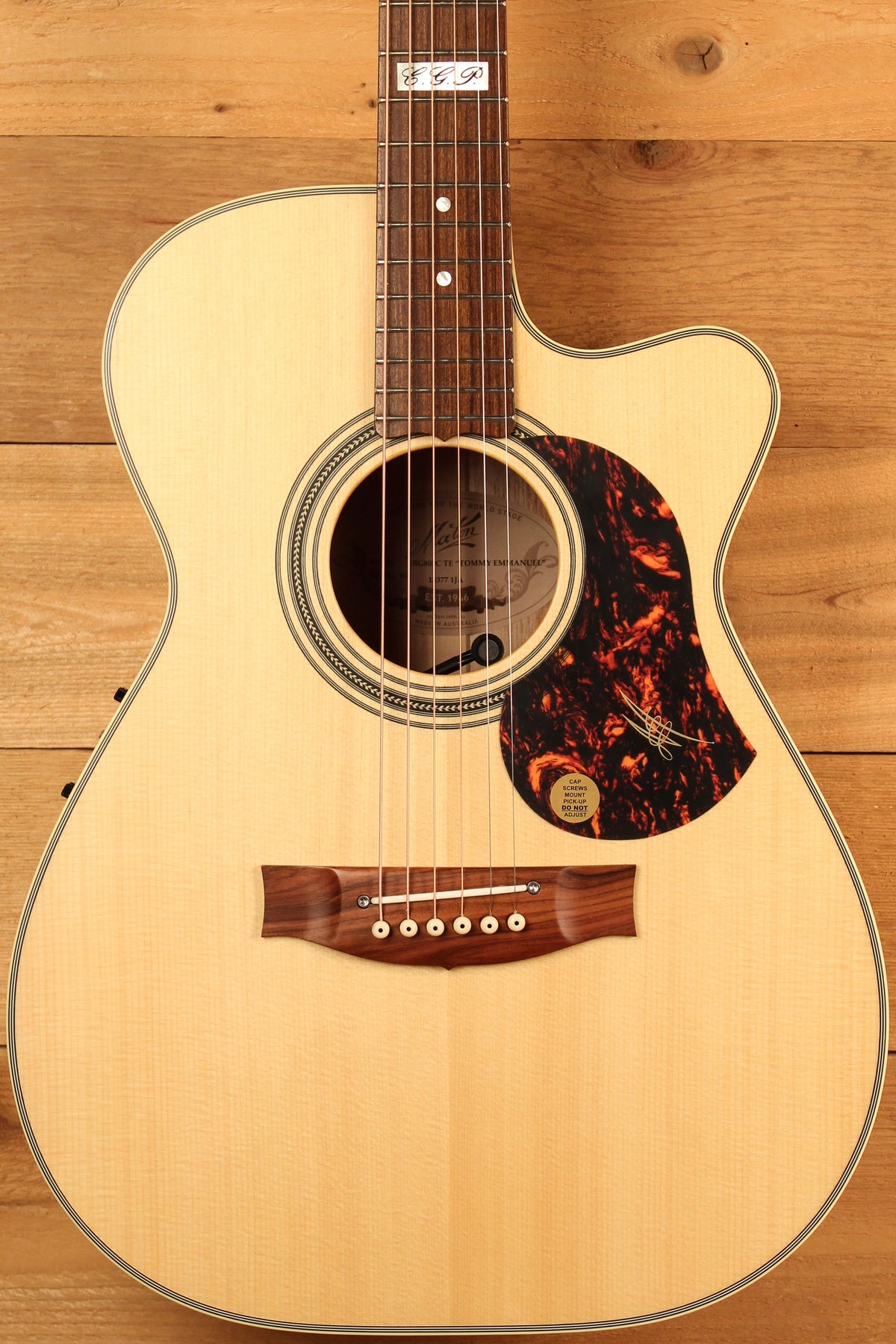 Maton EBG 808C TE Tommy Emmanuel Signature Guitar w/ Cutaway Pre-Owned 2018 ID-13381 - Artisan Guitars