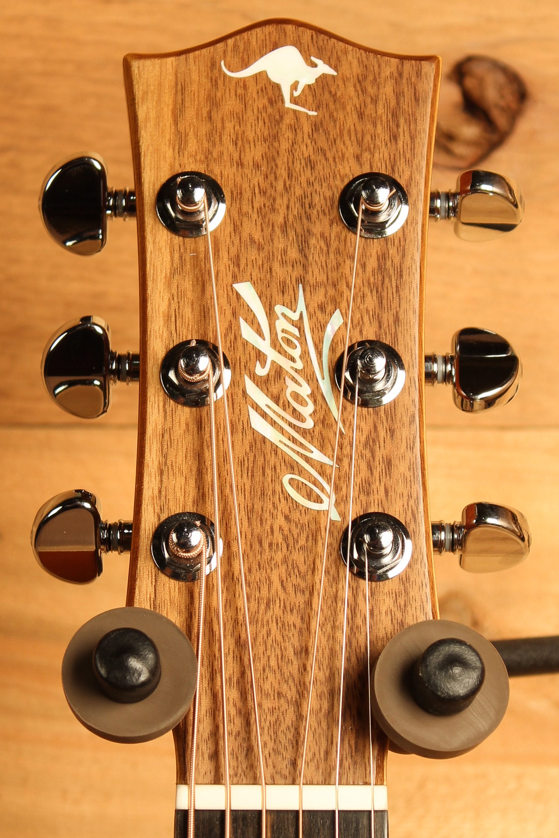 Maton EBG 808C TE Tommy Emmanuel Signature Guitar w/ Cutaway ID-13457 - Artisan Guitars
