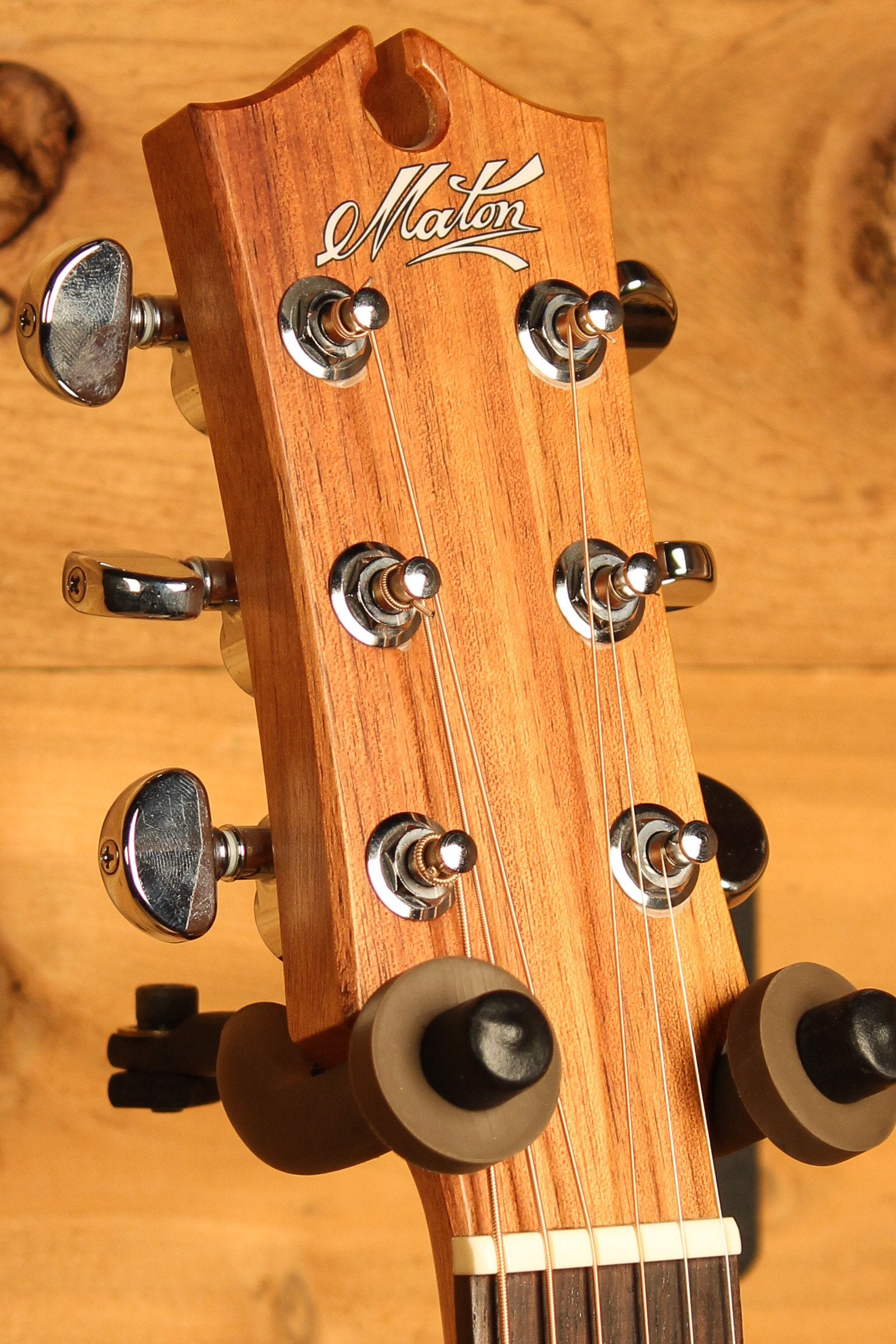 Maton EBG808 w/ AA Sitka Spruce & Blackwood  ID-13255 - Artisan Guitars