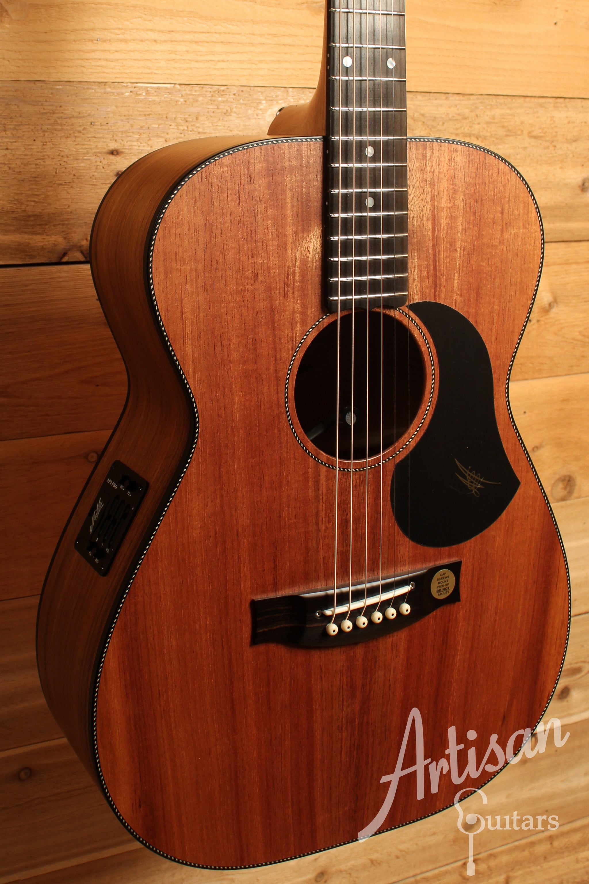 Maton EBW808 Guitar w/ Blackwood Top, Back & Sides w/ AP5 Pro Pickup System ID-13009 - Artisan Guitars