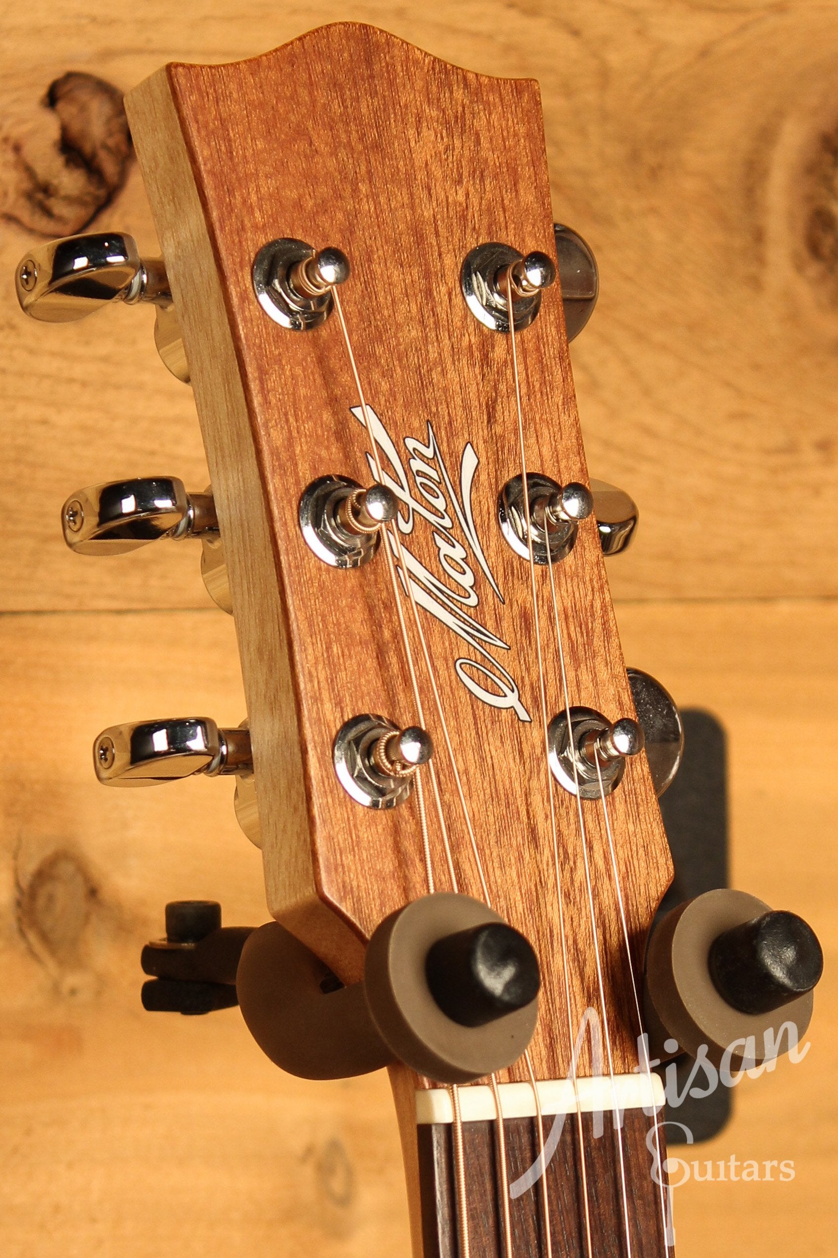 Maton SRS808C Guitar Western Red Cedar and Solid Blackwood w/ Cutaway ID-12774 - Artisan Guitars