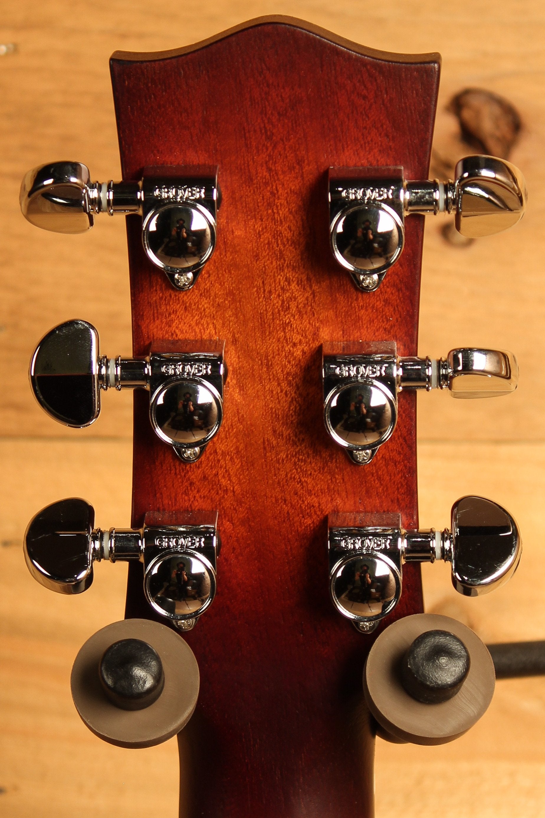 Maton SRS 60 Solid Road Series w/ Sitka & Queensland Maple ID-13456 - Artisan Guitars