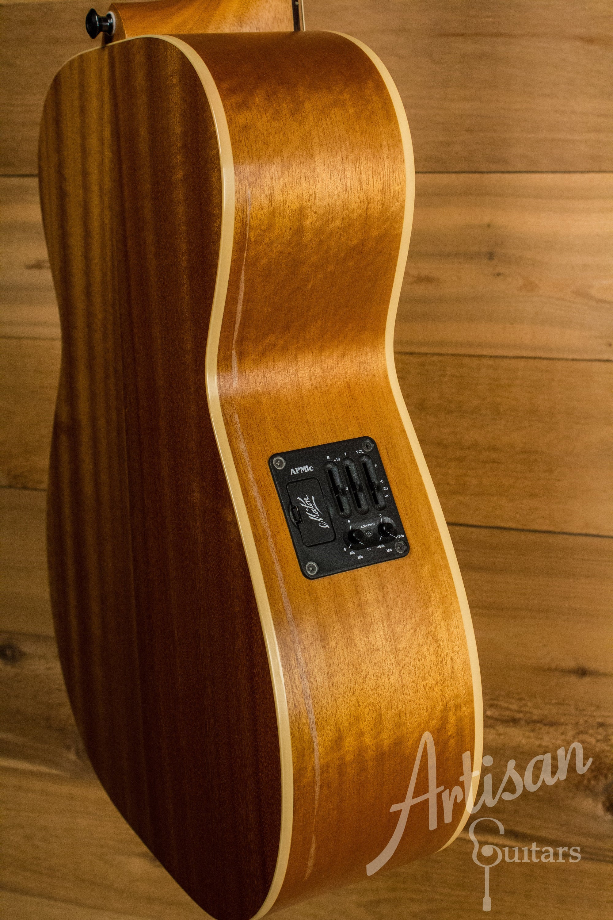 Maton EBG808TE Tommy Emmanuel Signature Sitka and Queensland Maple Pre-Owned 2011 ID-11130 - Artisan Guitars