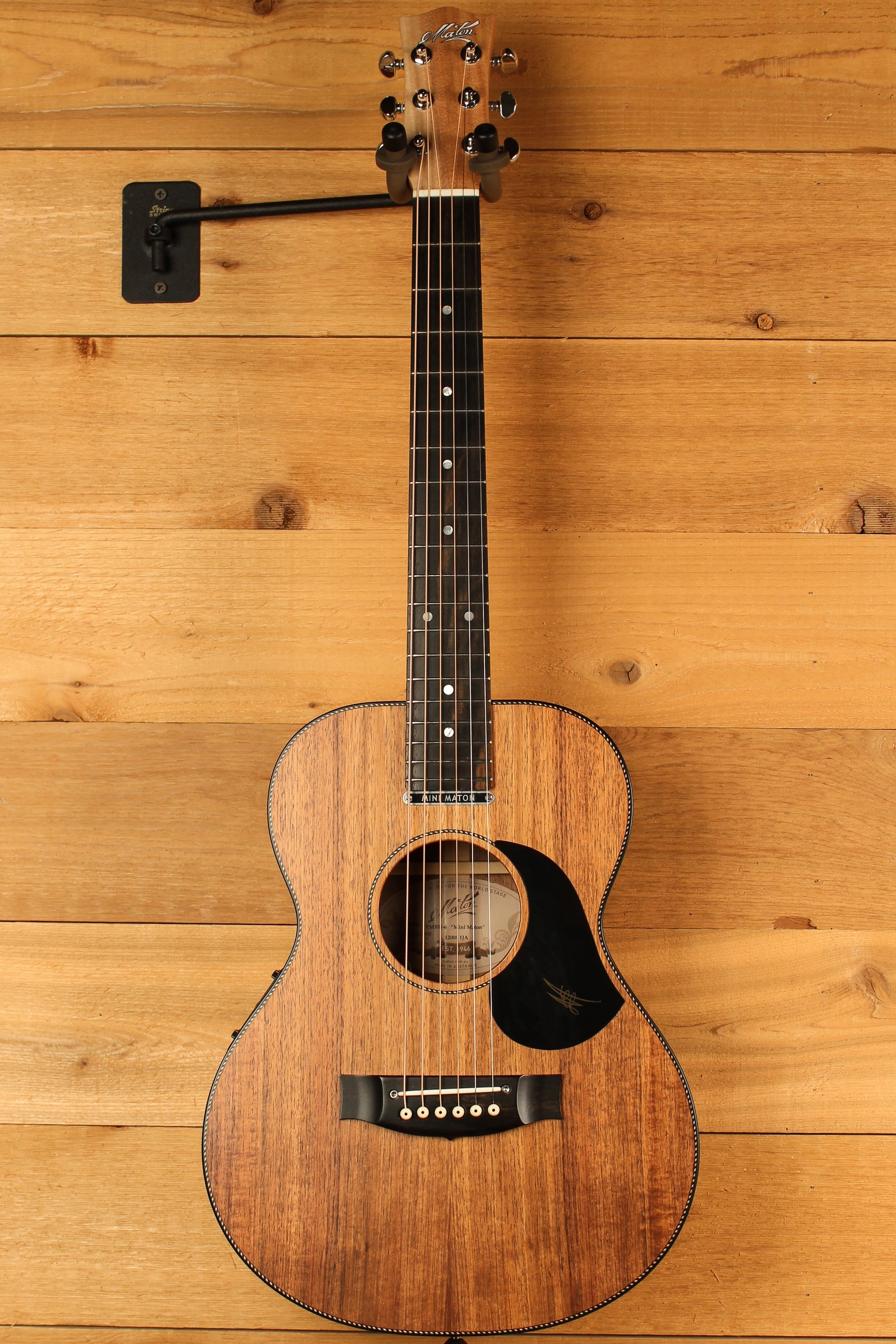 Maton EMBW6 Mini Guitar w/ Blackwood Top, Back & Sides & AP5 Pro Pickup Pre-Owned 2019 ID-13549 - Artisan Guitars