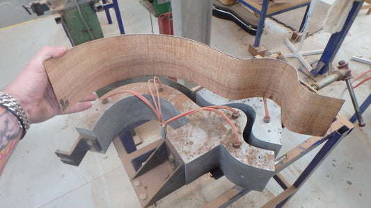 Maton Custom Shop Jumbo Guitar Cutaway with Sitka Spruce and Fiddleback Blackwood ID-11065 - Artisan Guitars
