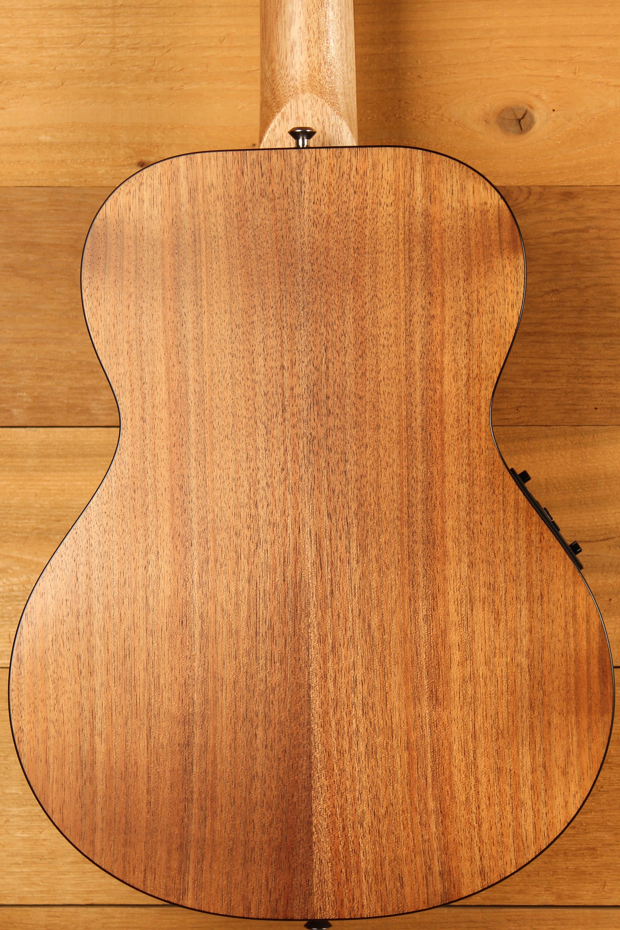 Maton EMBW6 Mini Guitar w/ Blackwood Top, Back & Sides & AP5 Pro Pickup Pre-Owned 2019 ID-13549 - Artisan Guitars