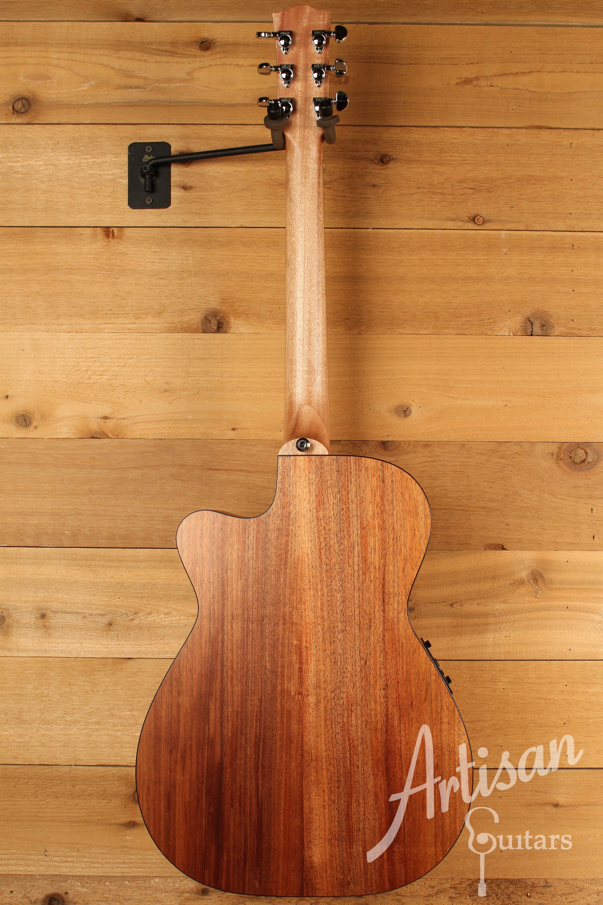Maton SRS808C Guitar Western Red Cedar and Solid Blackwood w/ Cutaway ID-12987 - Artisan Guitars