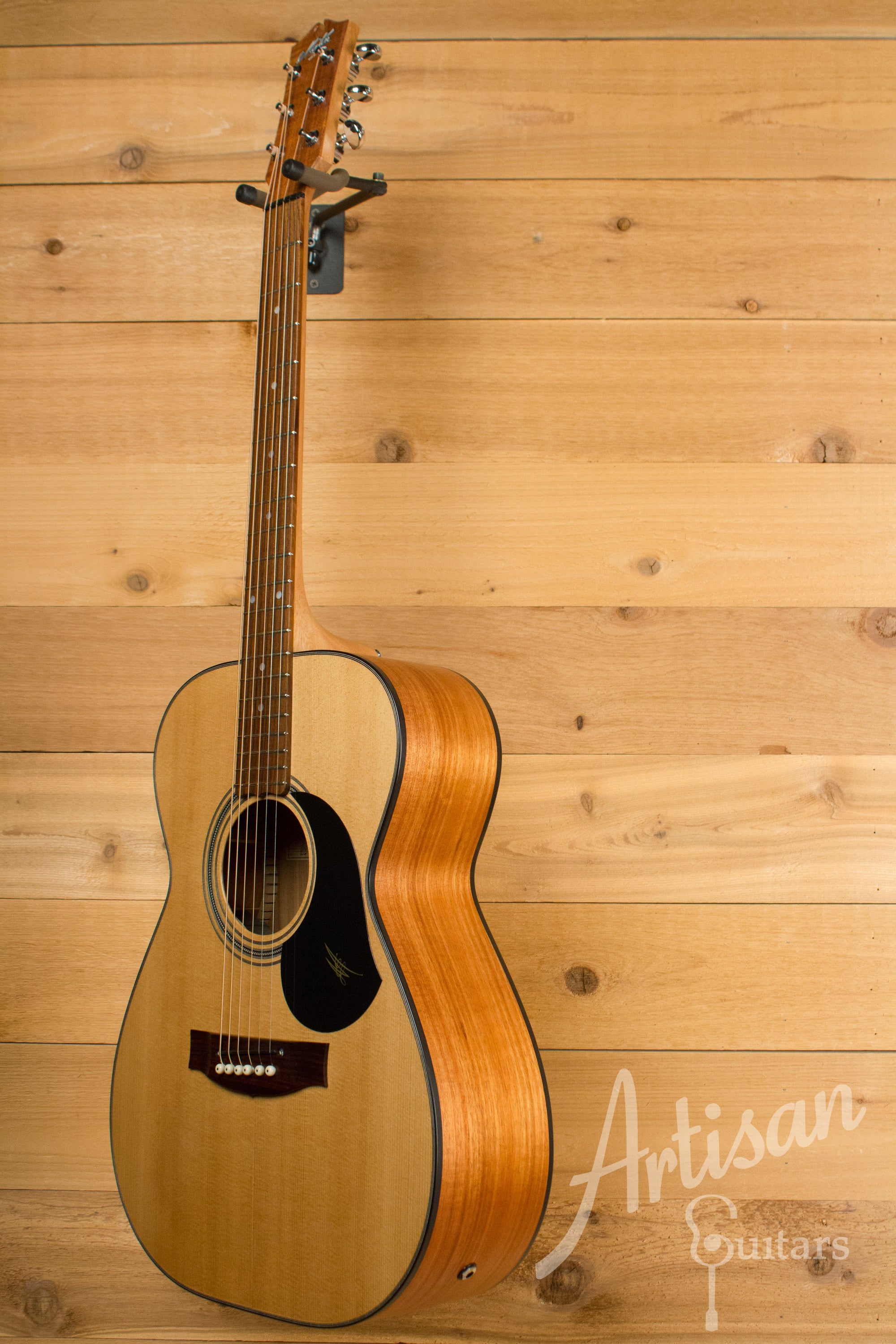 Maton EBG808 Sitka Spruce and Blackwood Pre-Owned 2012 ID-11118 - Artisan Guitars