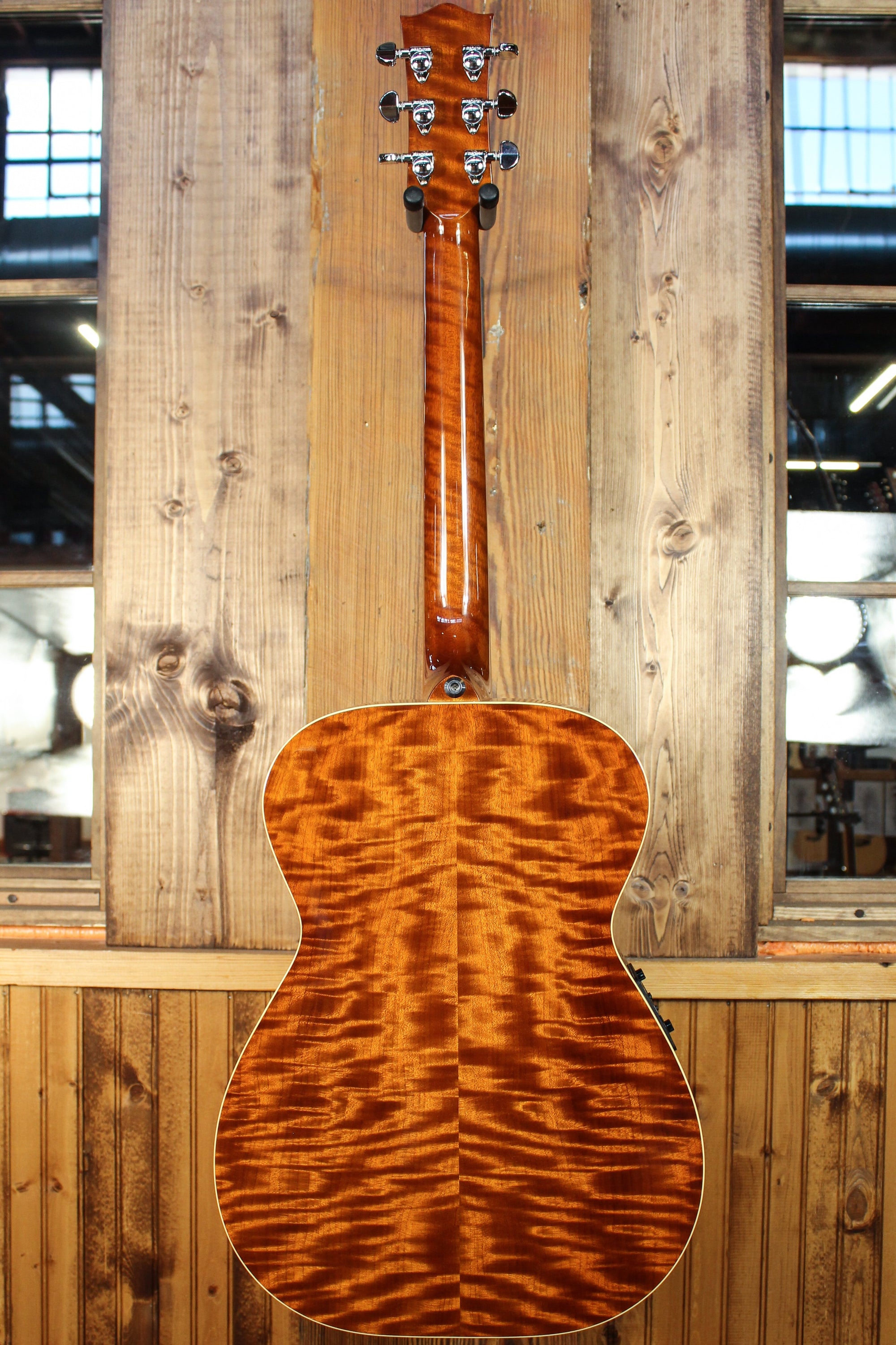 Maton Custom Shop TE Personal w/ Sitka Spruce & Queensland Maple w/ High Gloss Finish ID-13772 - Artisan Guitars