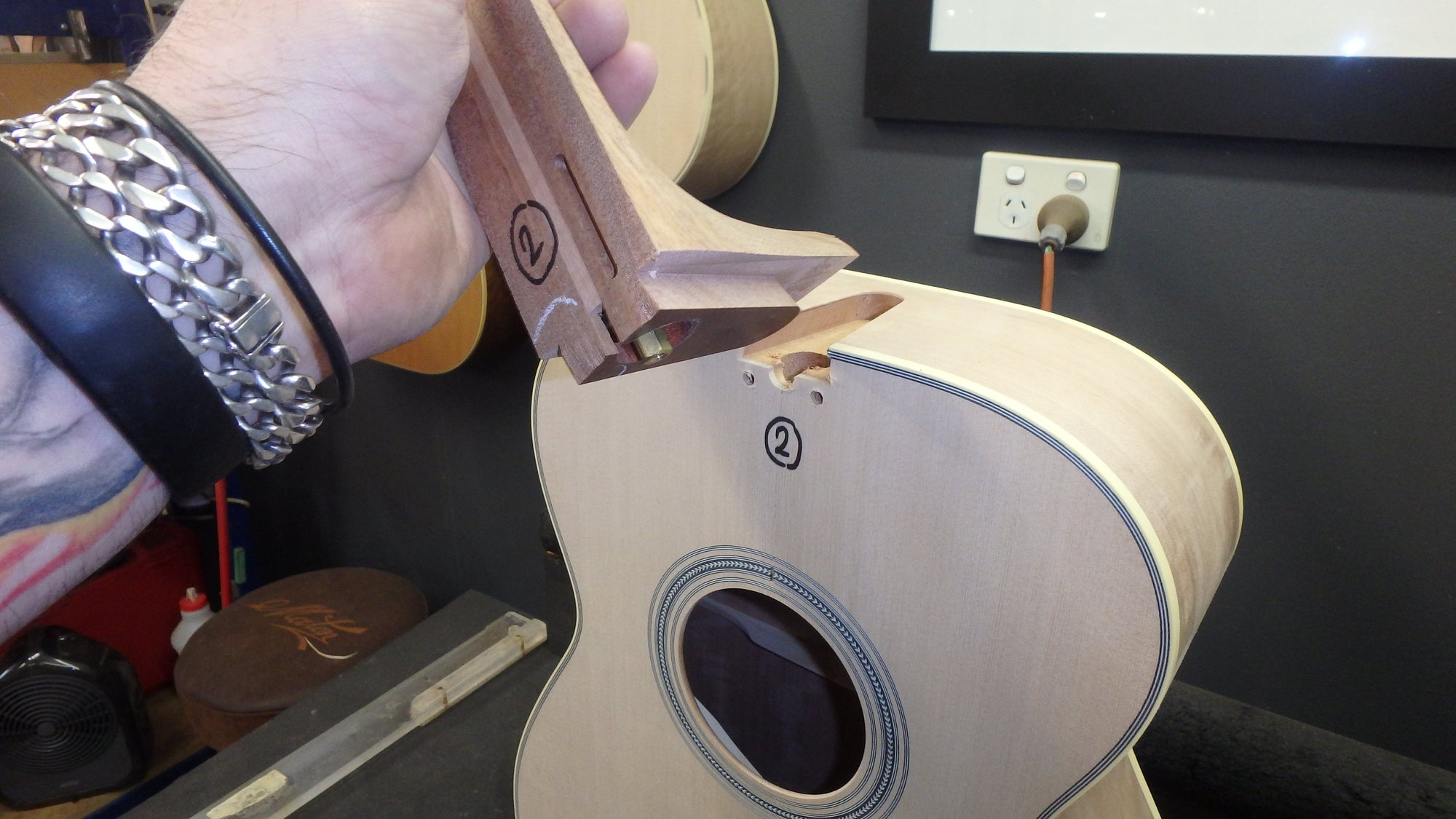 Maton T.E Personal Guitar Sitka Spruce and AAA"Bees Wings" Queensland Maple ID-11063 - Artisan Guitars