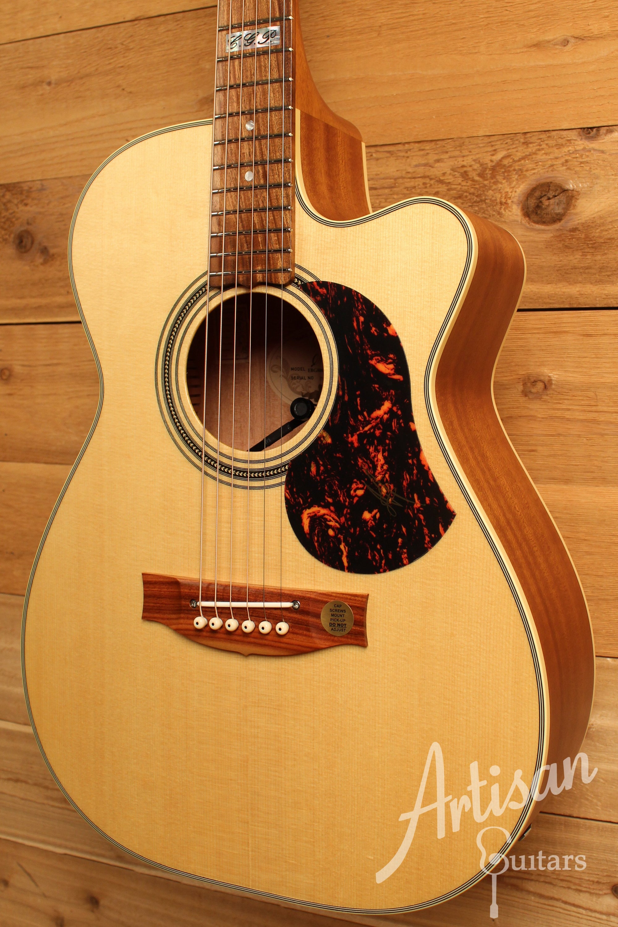 Maton EBG 808C TE Tommy Emmanuel Signature Guitar w/ Cutaway ID-12902 - Artisan Guitars