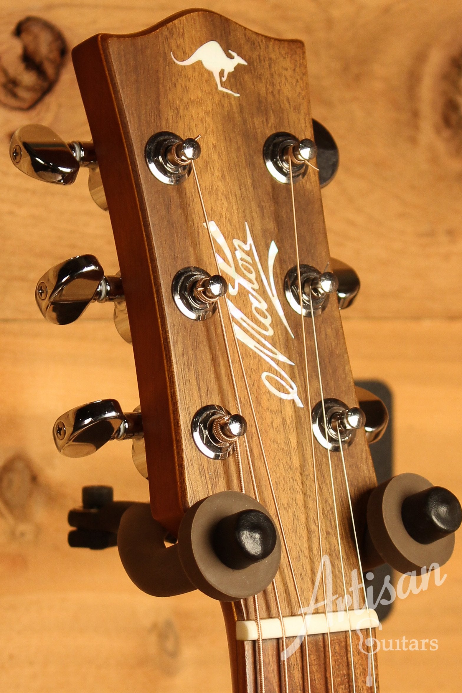 Maton EBG 808C TE Tommy Emmanuel Signature Guitar w/ Cutaway ID-12902 - Artisan Guitars